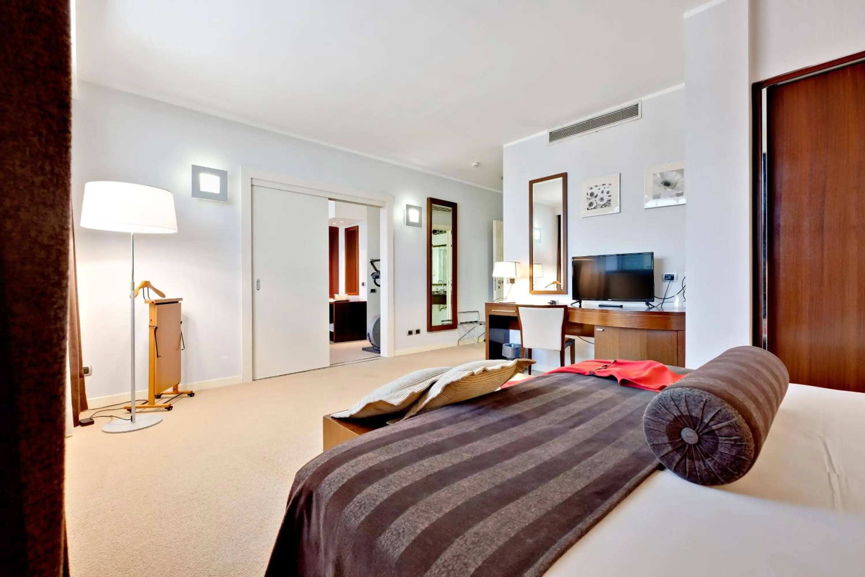 Bed in Italiana Hotels Cosenza Bed in Italiana Hotels Cosenza