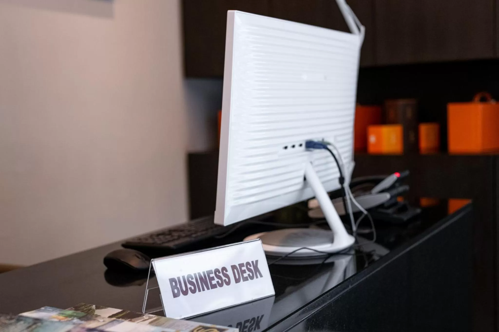 Seating area in S Ratchada Leisure Hotel