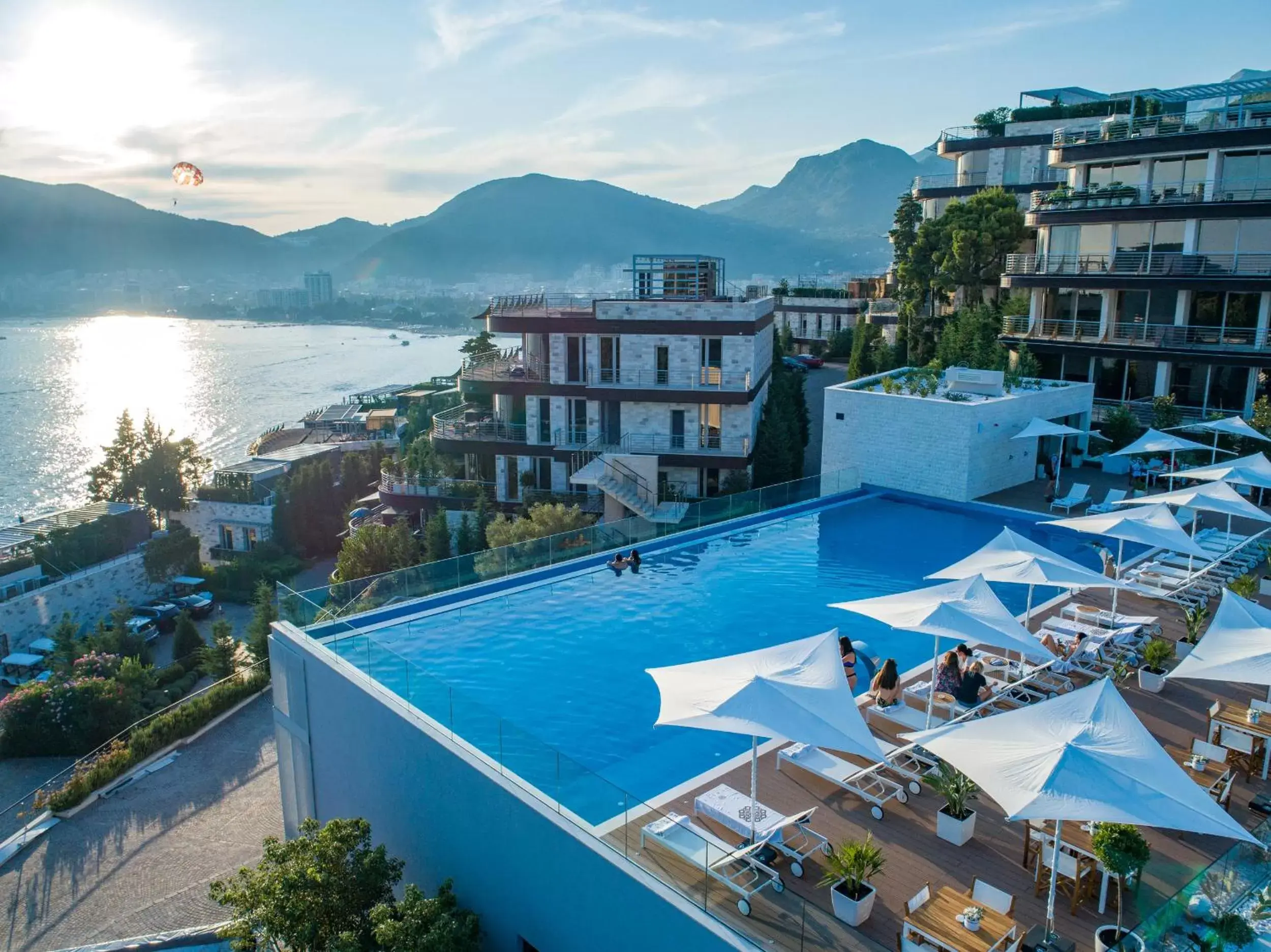 Swimming pool, Pool View in Hotel Harmonia by Dukley