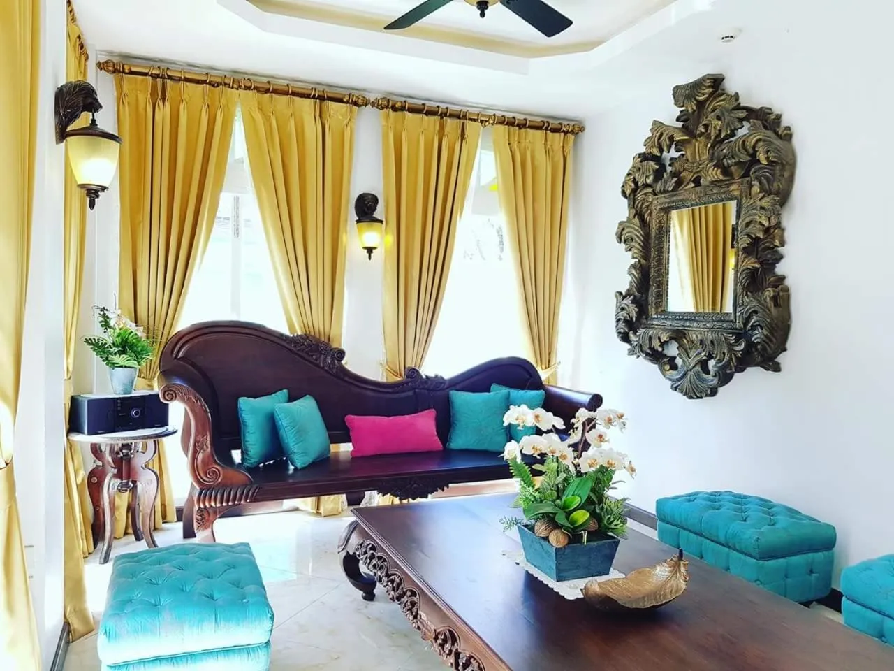 Lobby or reception in The Velvet Orchid