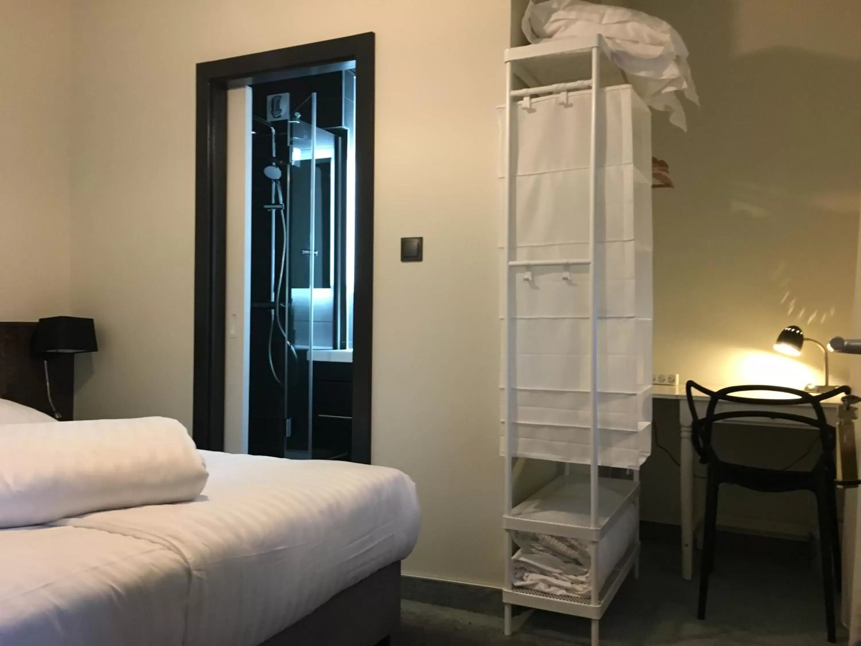 Bedroom, Bed in Hotel Restaurant au Floridor
