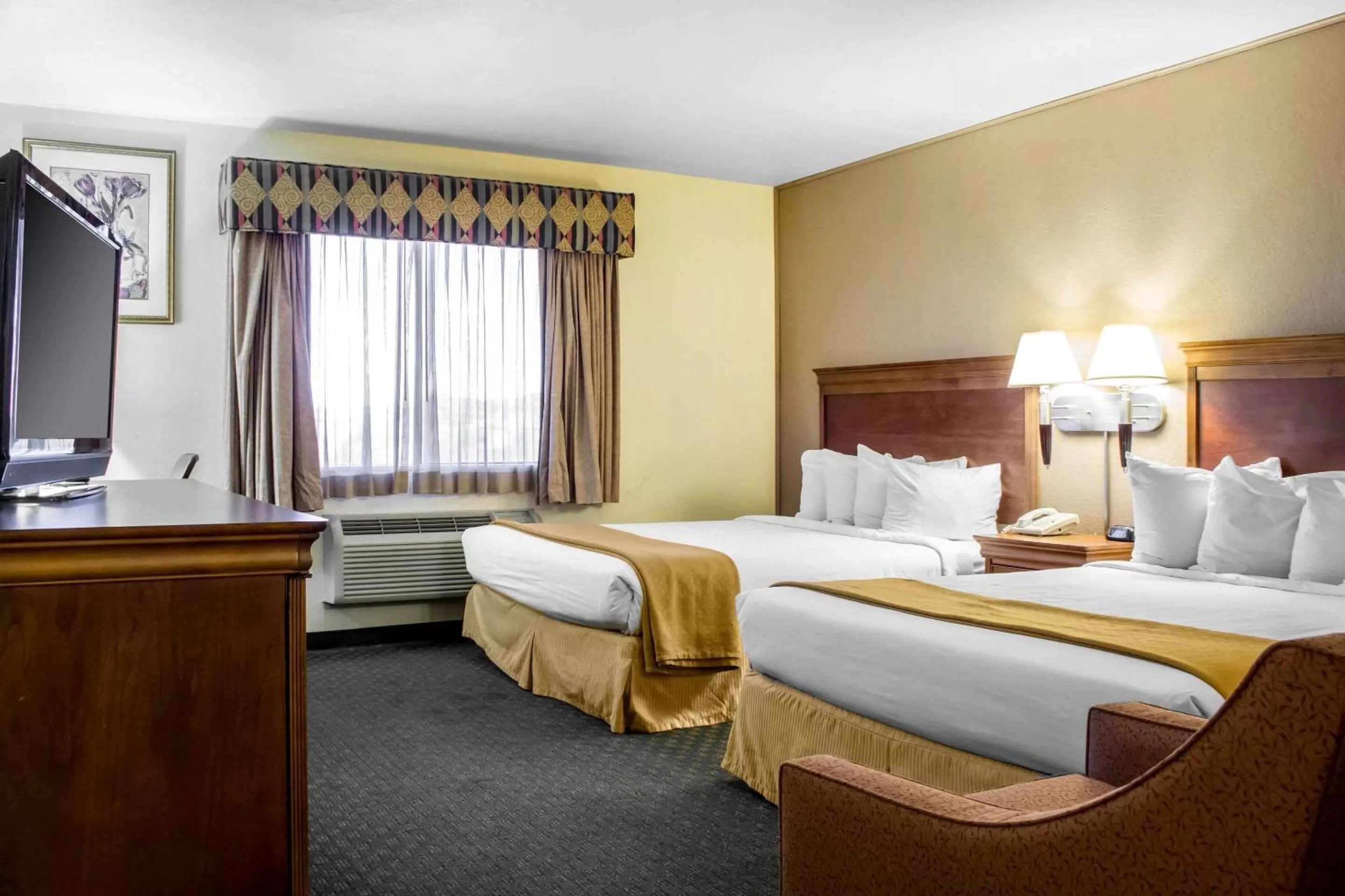 Photo of the whole room, Bed in Quality Inn Wickenburg