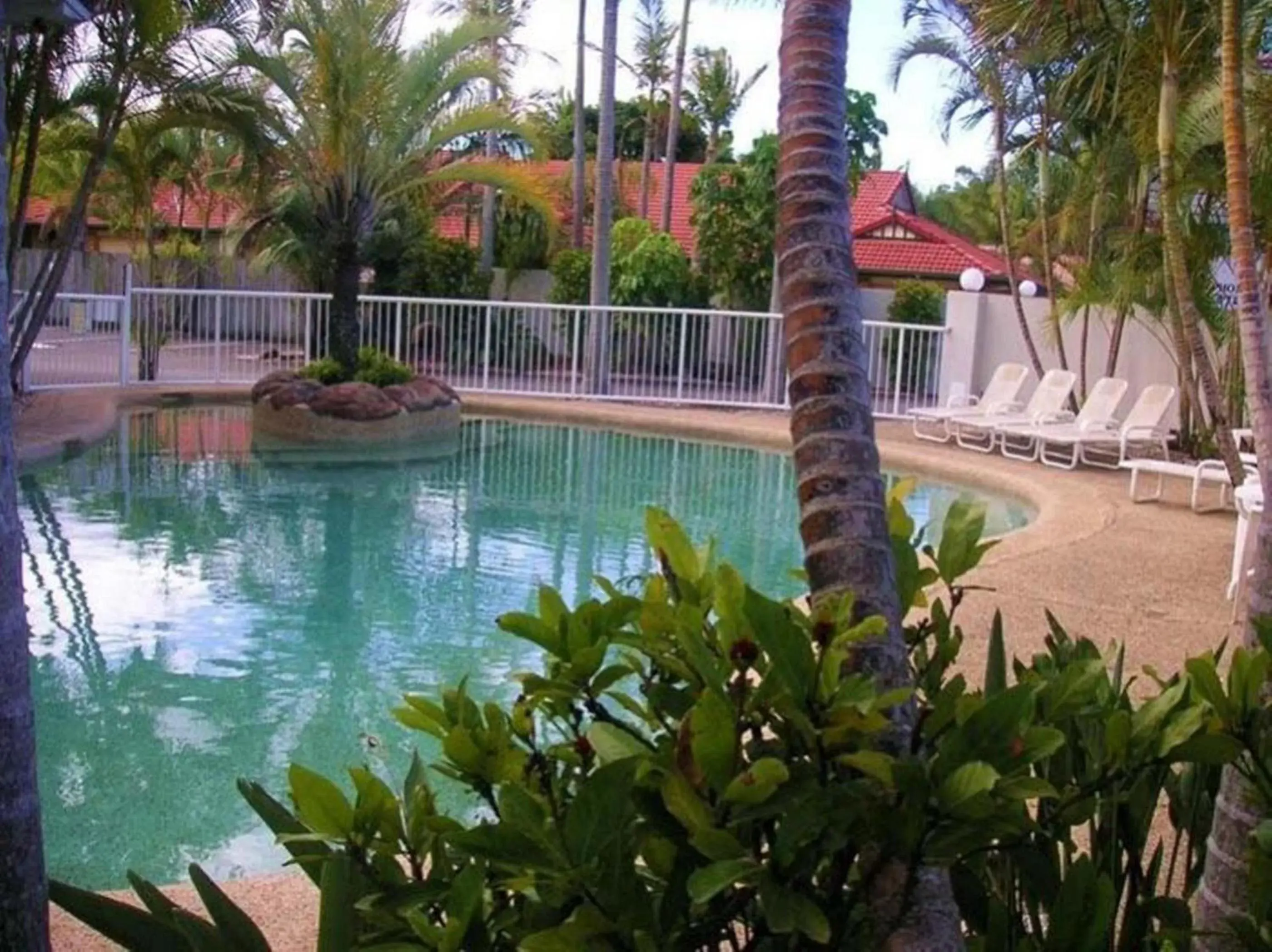 Swimming Pool in Runaway Bay Motor Inn