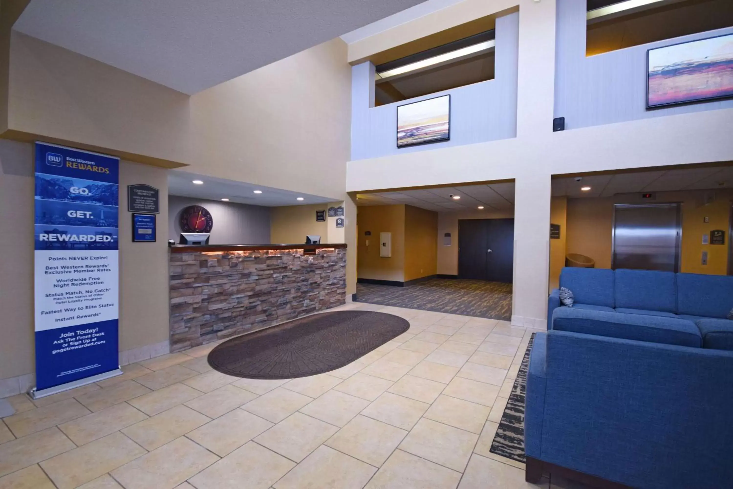 Lobby or reception in Best Western Resort Hotel & Conference Center Portage