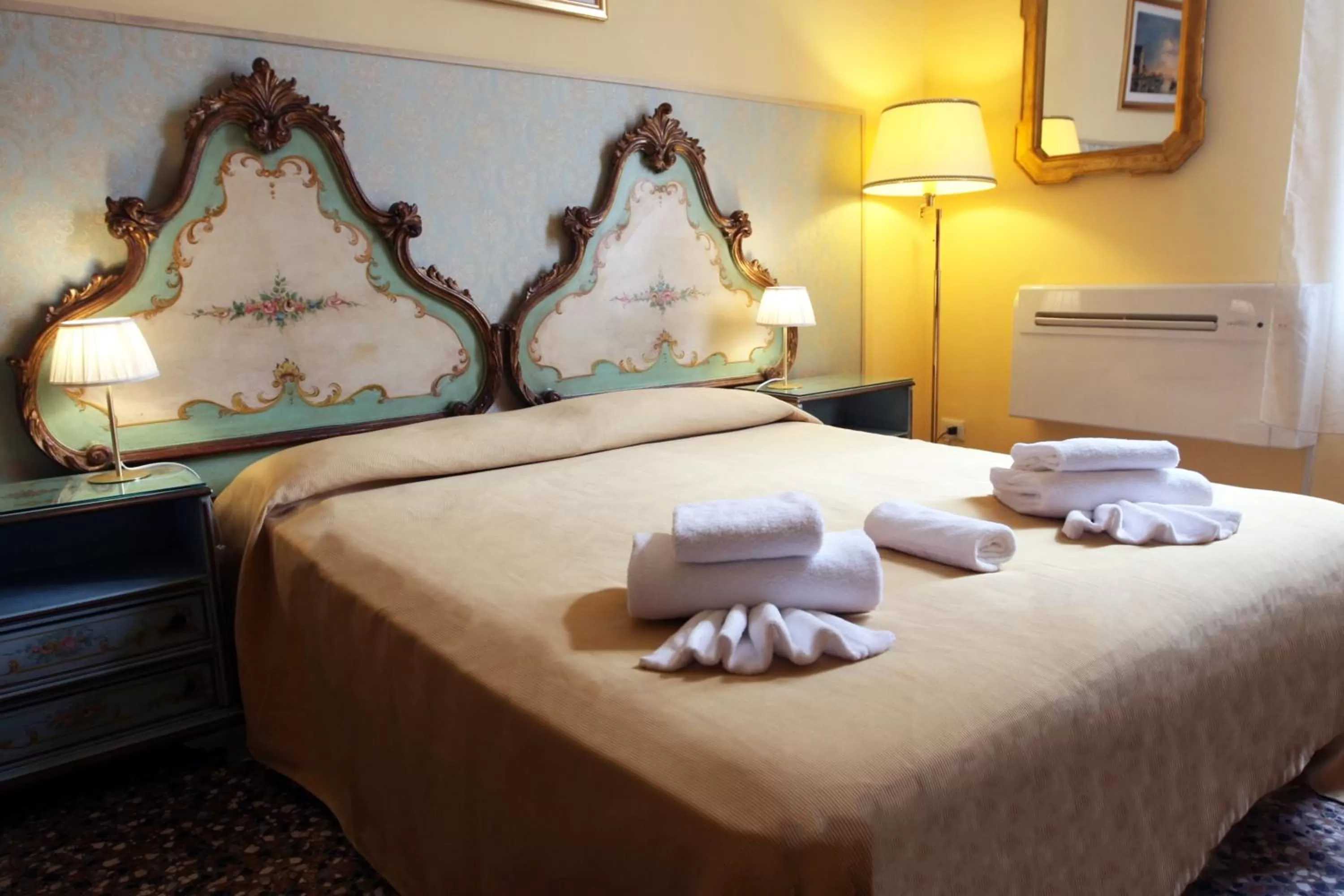 Bed in Art Dreams B&B