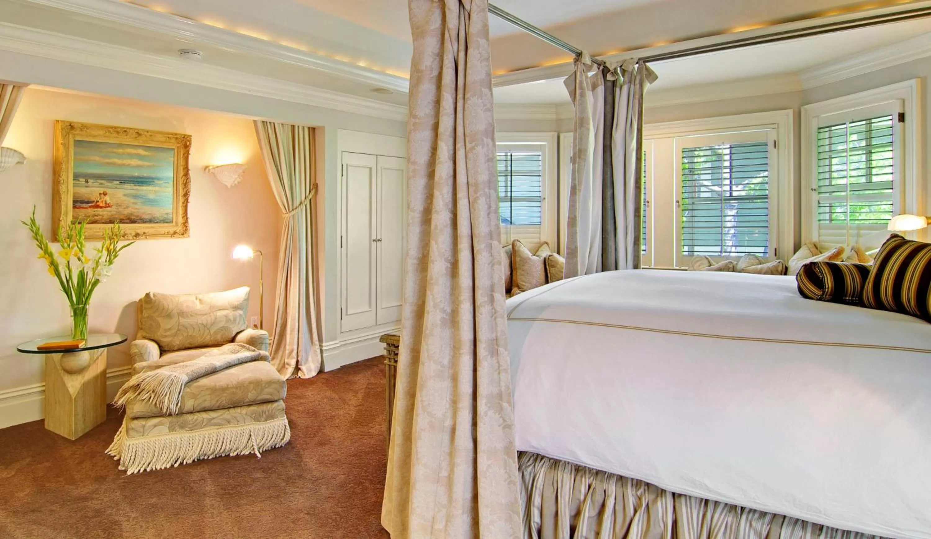 Photo of the whole room, Bed in Inn at Depot Hill