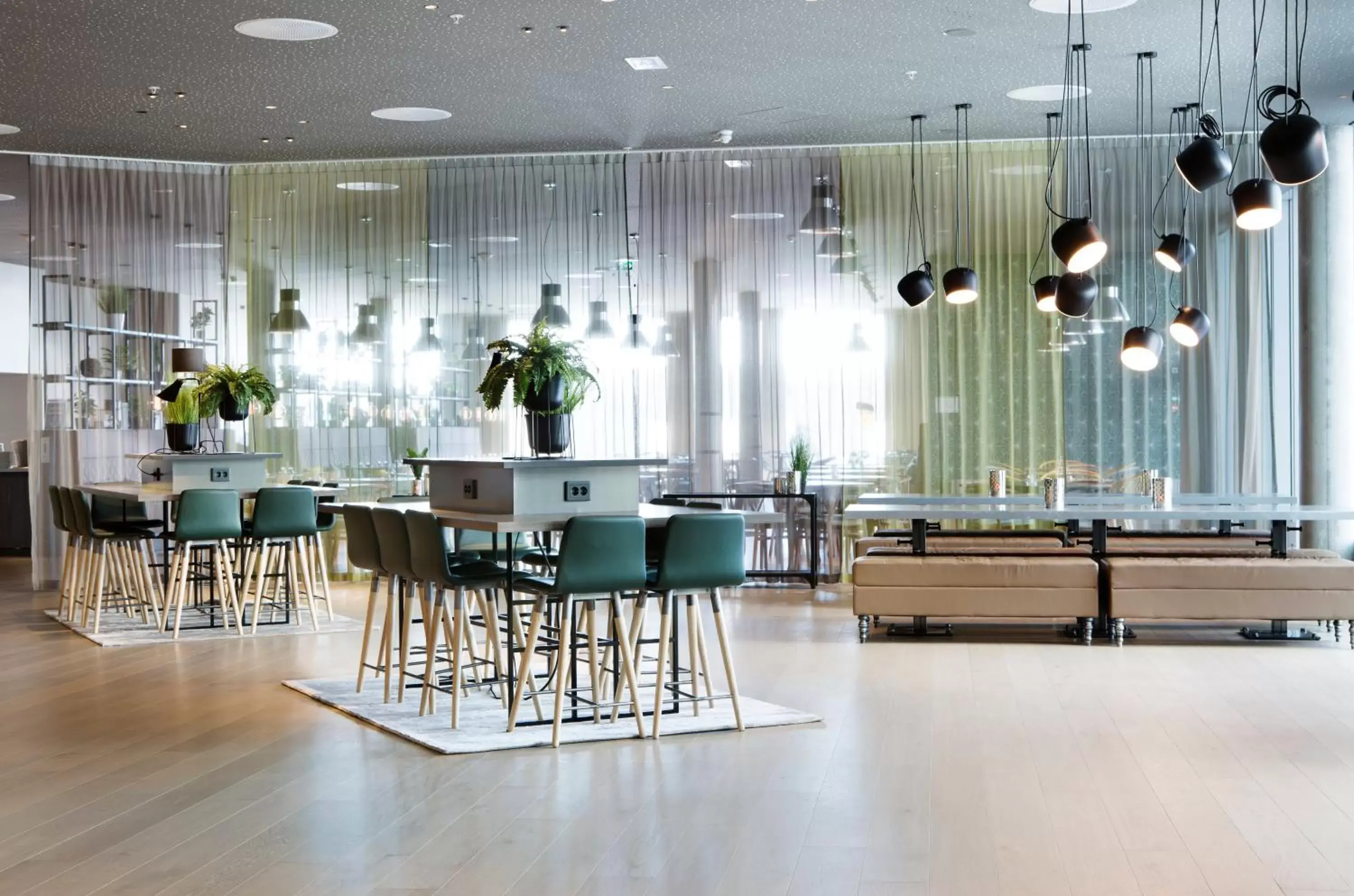 Restaurant/Places to Eat in Comfort Hotel Bergen Airport