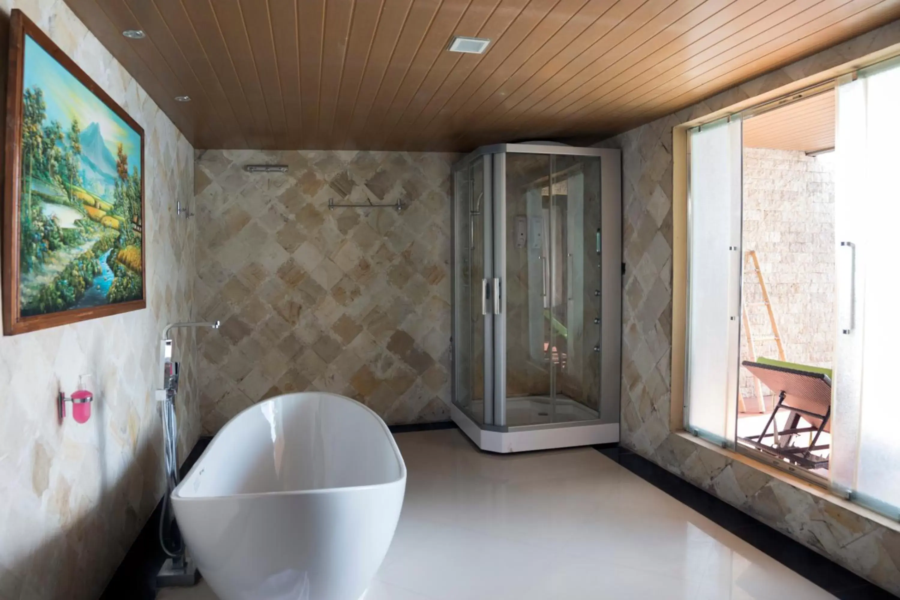 Shower, Bathroom in Sylvia Beach Villa