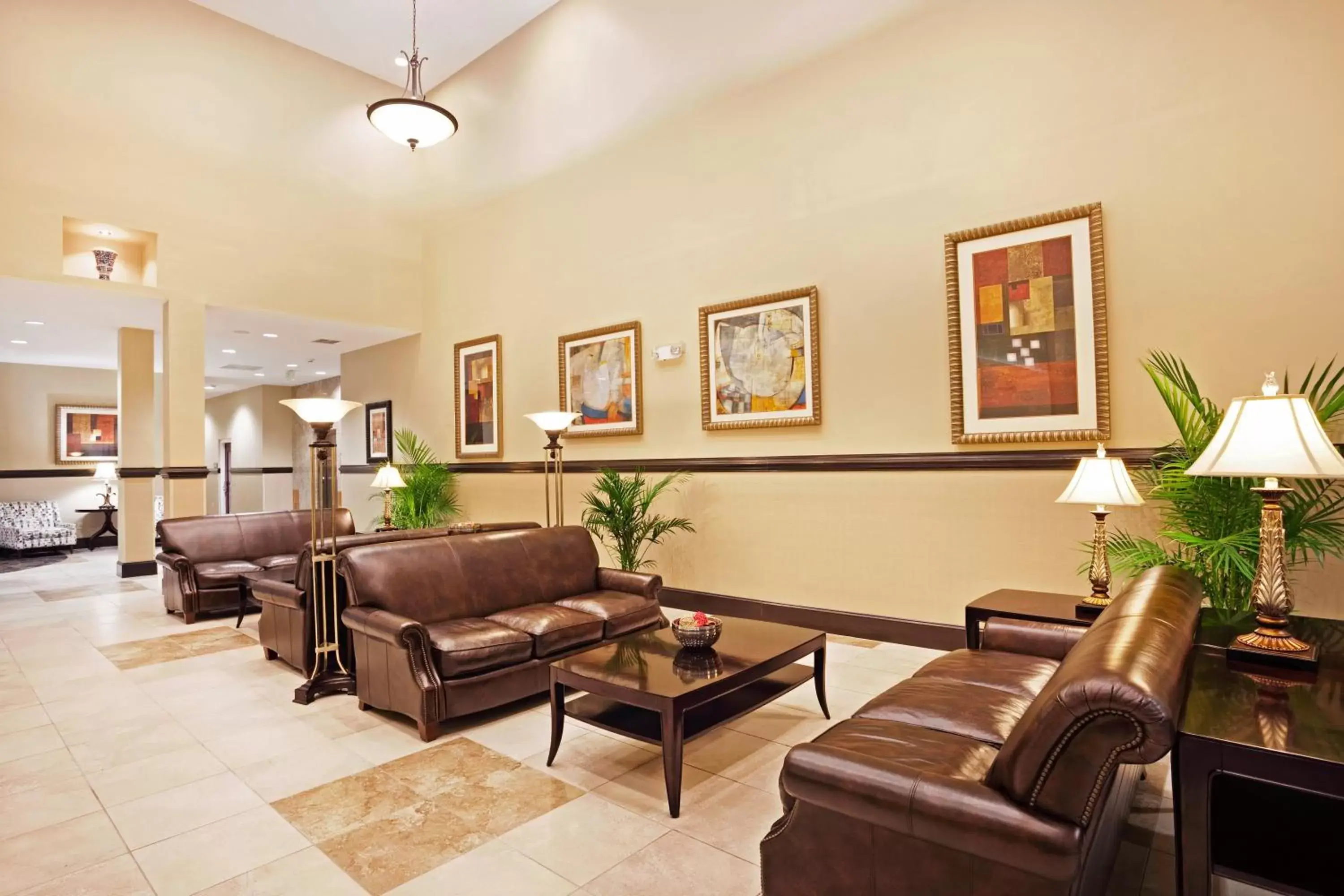 Property building, Lobby/Reception in Holiday Inn Hotel & Suites Beaufort at Highway 21, an IHG Hotel