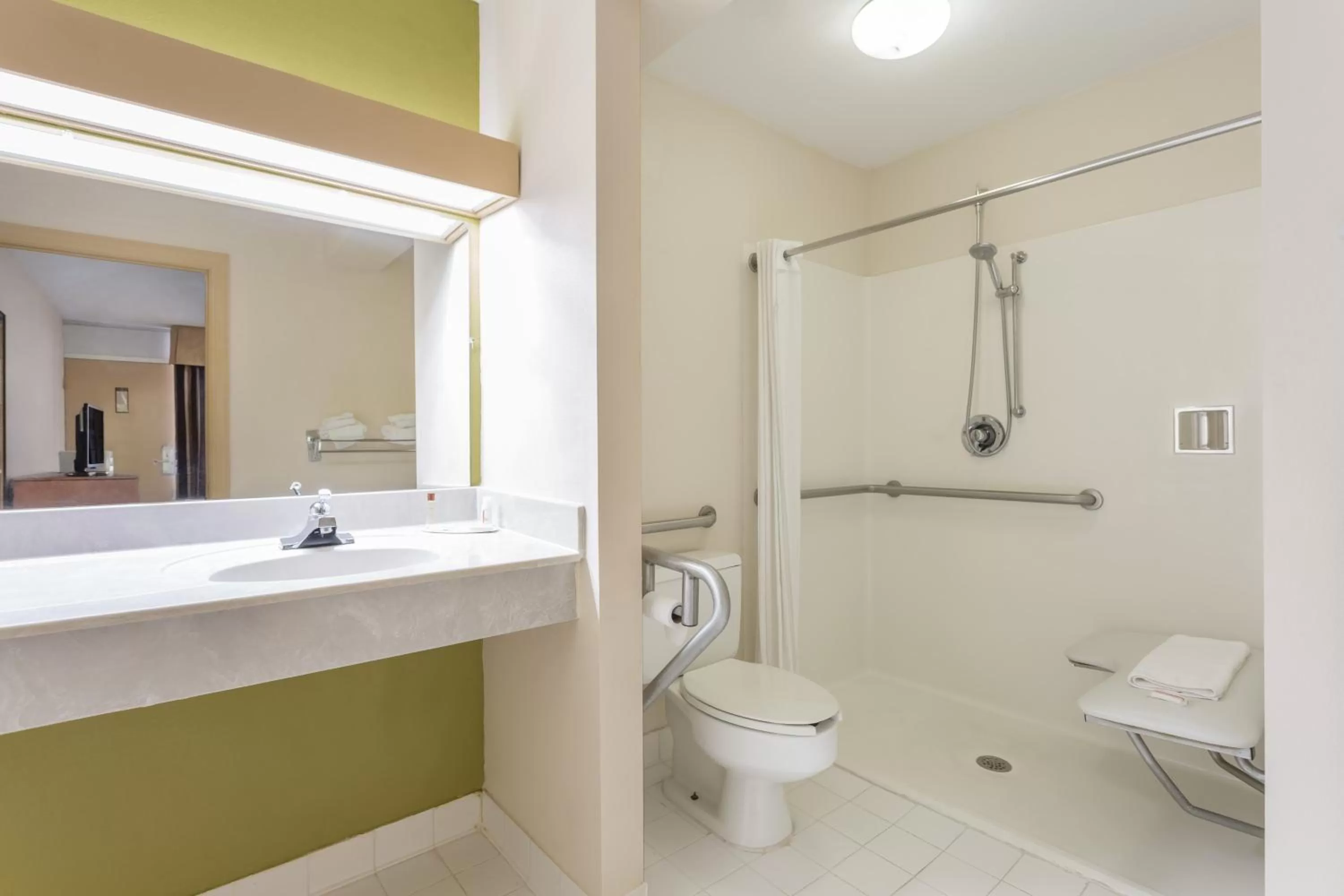 Bathroom in Clarion Inn Southern Pines - Pinehurst