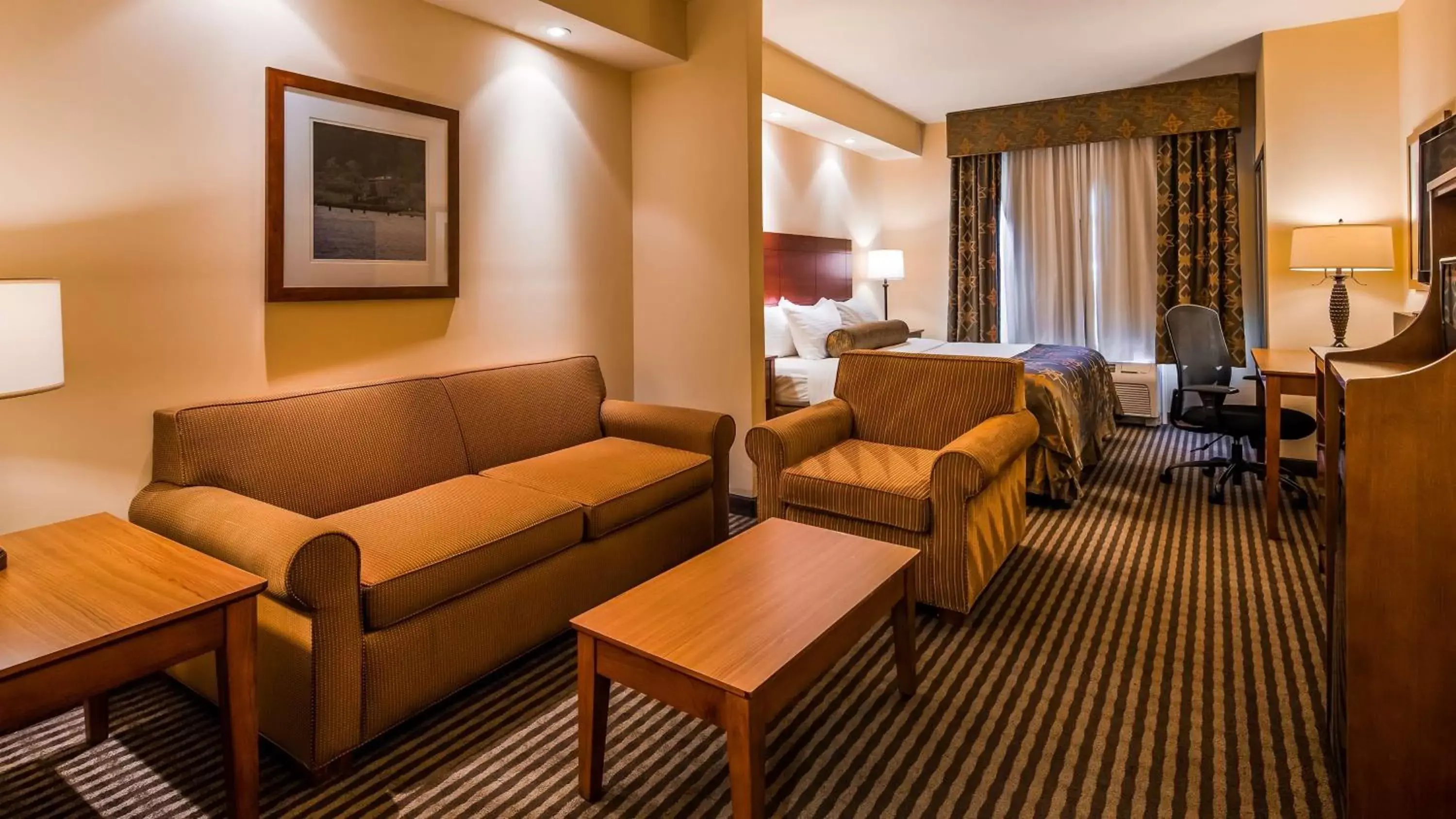 Photo of the whole room, Seating Area in Best Western PLUS Westgate Inn and Suites