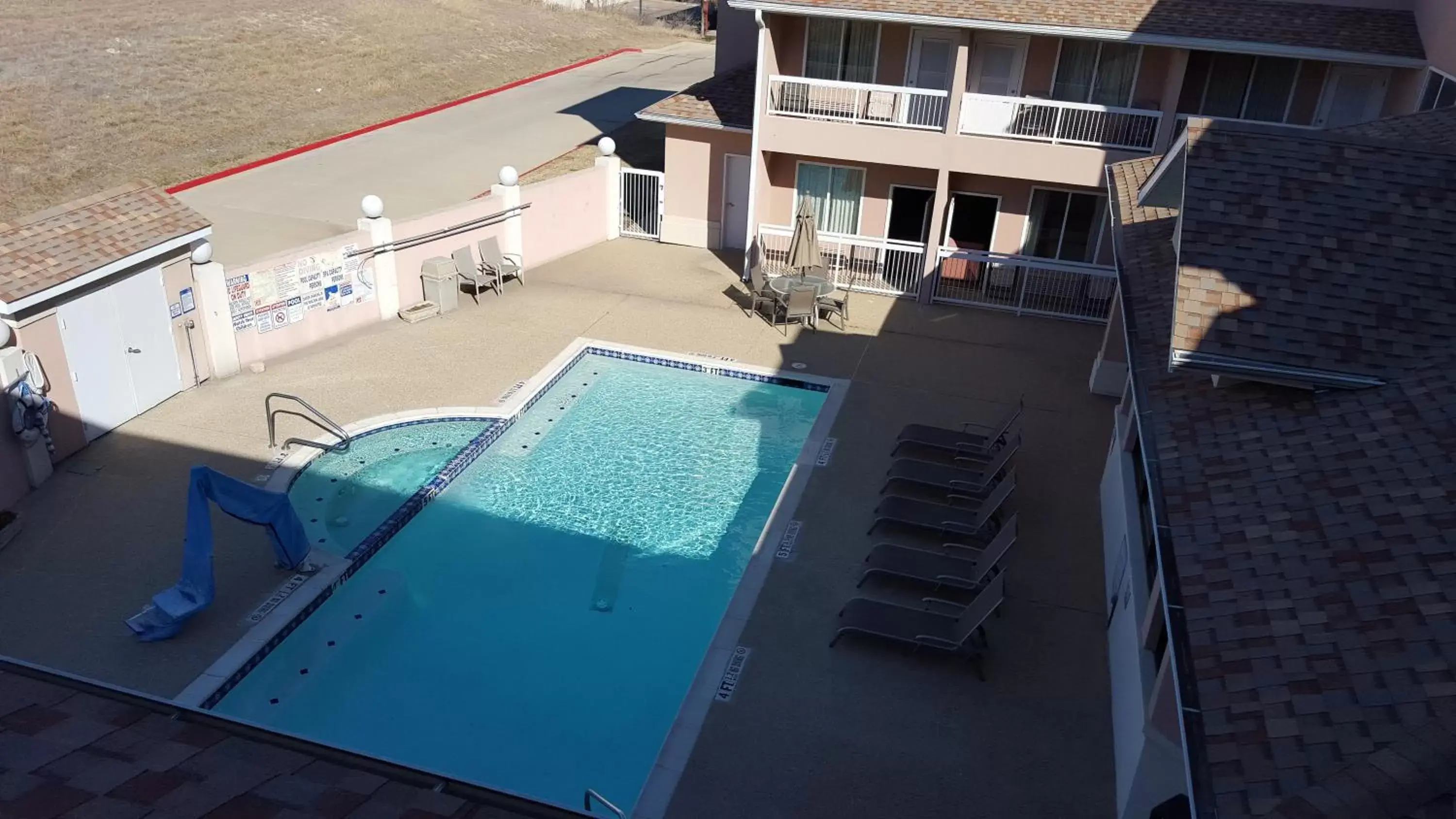 Pool View in Country Inn & Suites by Radisson, Fort Worth West l-30 NAS JRB