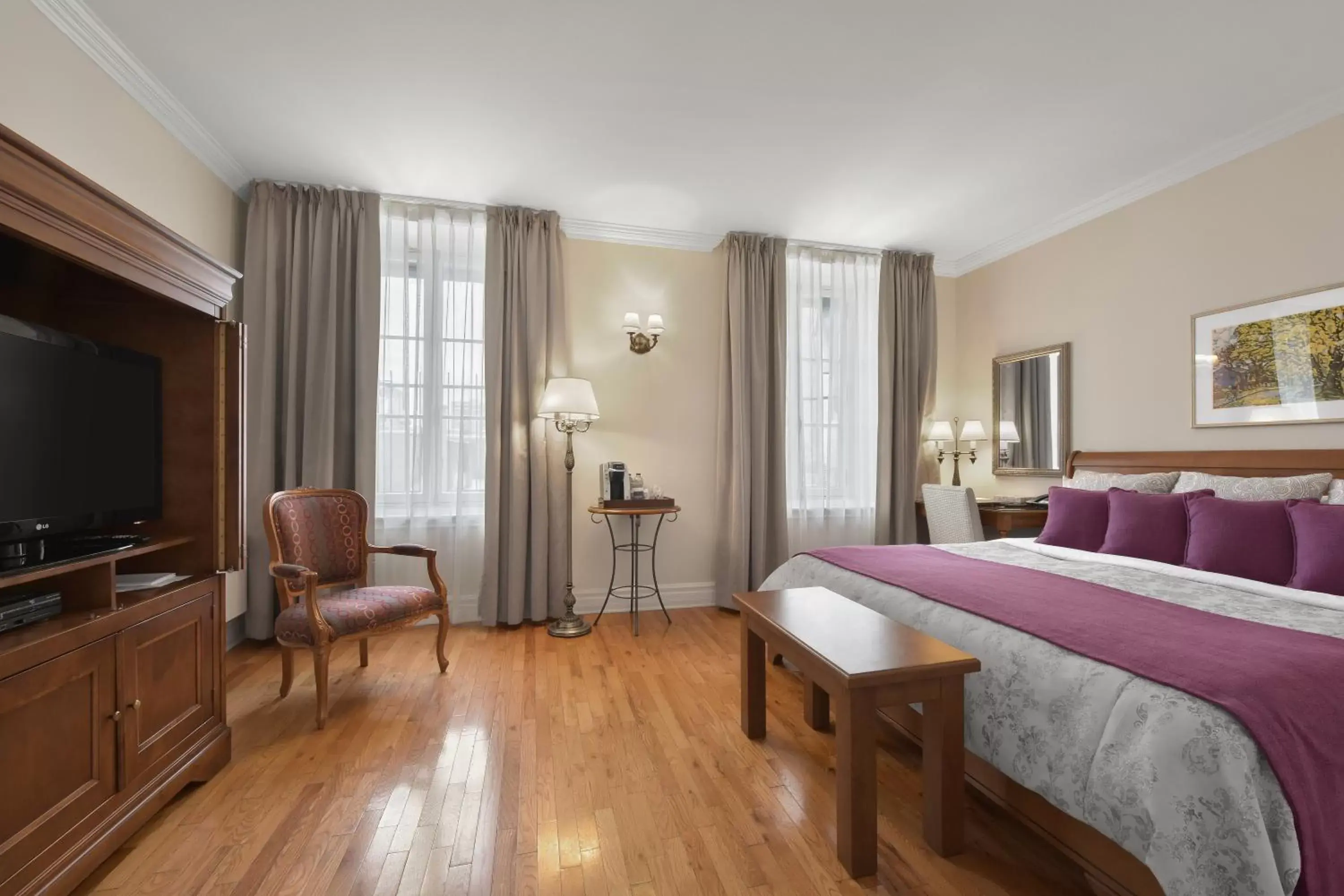 One-Bedroom Suite in Hotel Bonaparte