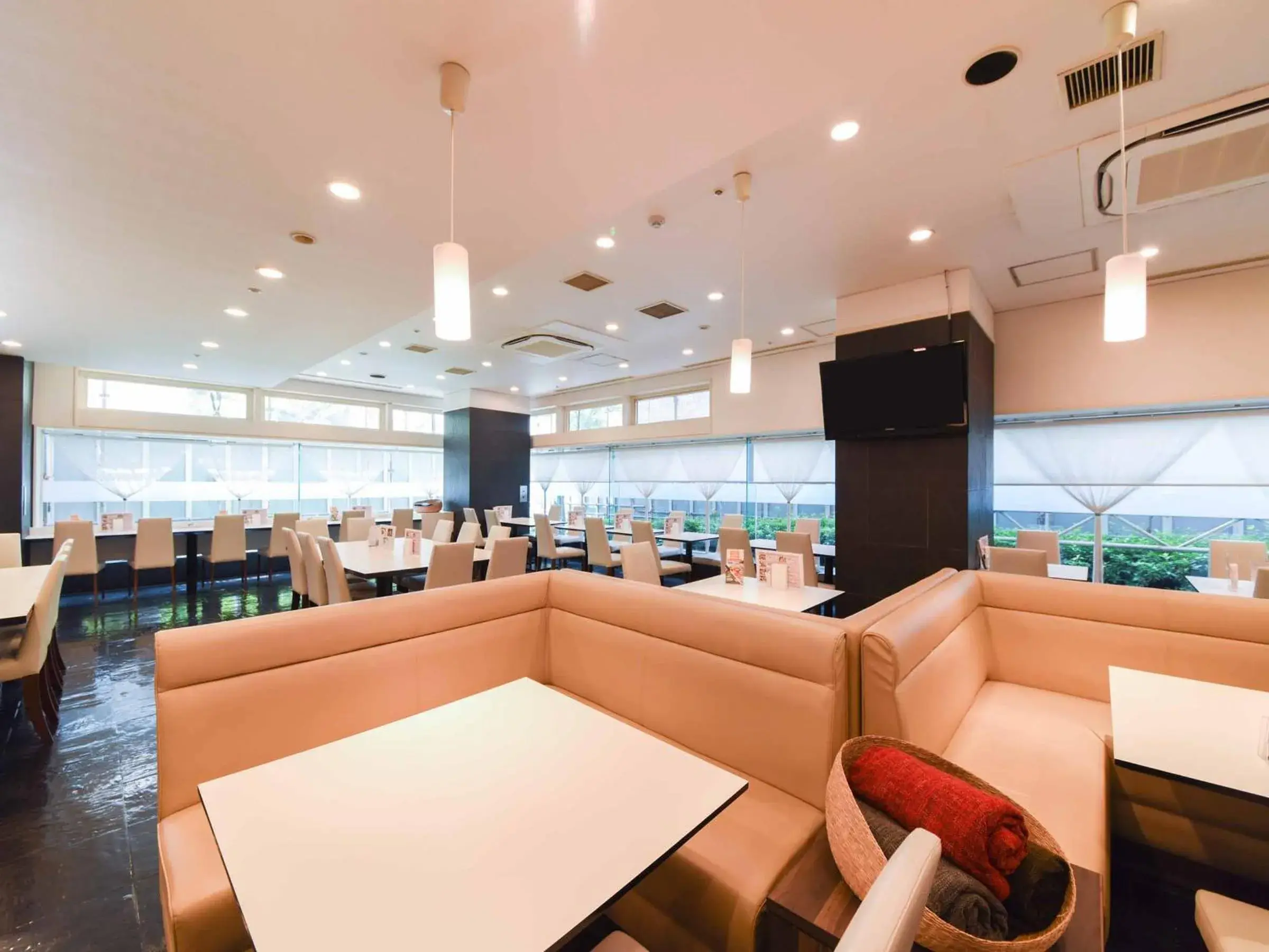 Lounge or bar, Restaurant/Places to Eat in Kobe Sannomiya Union Hotel