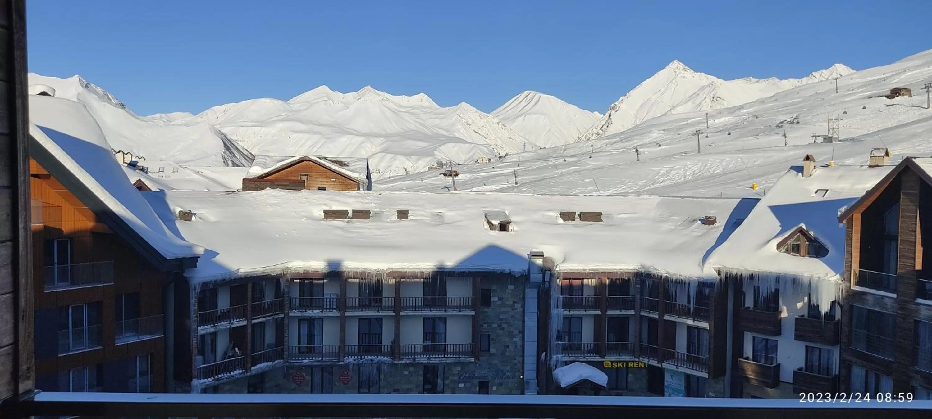 Frozen View New Gudauri