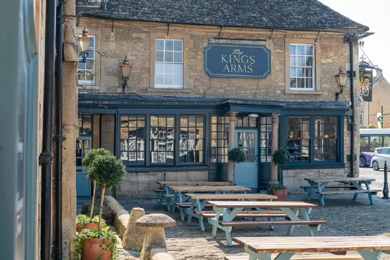 Facade/entrance in The Kings Arms Hotel Facade/entrance in The Kings Arms Hotel