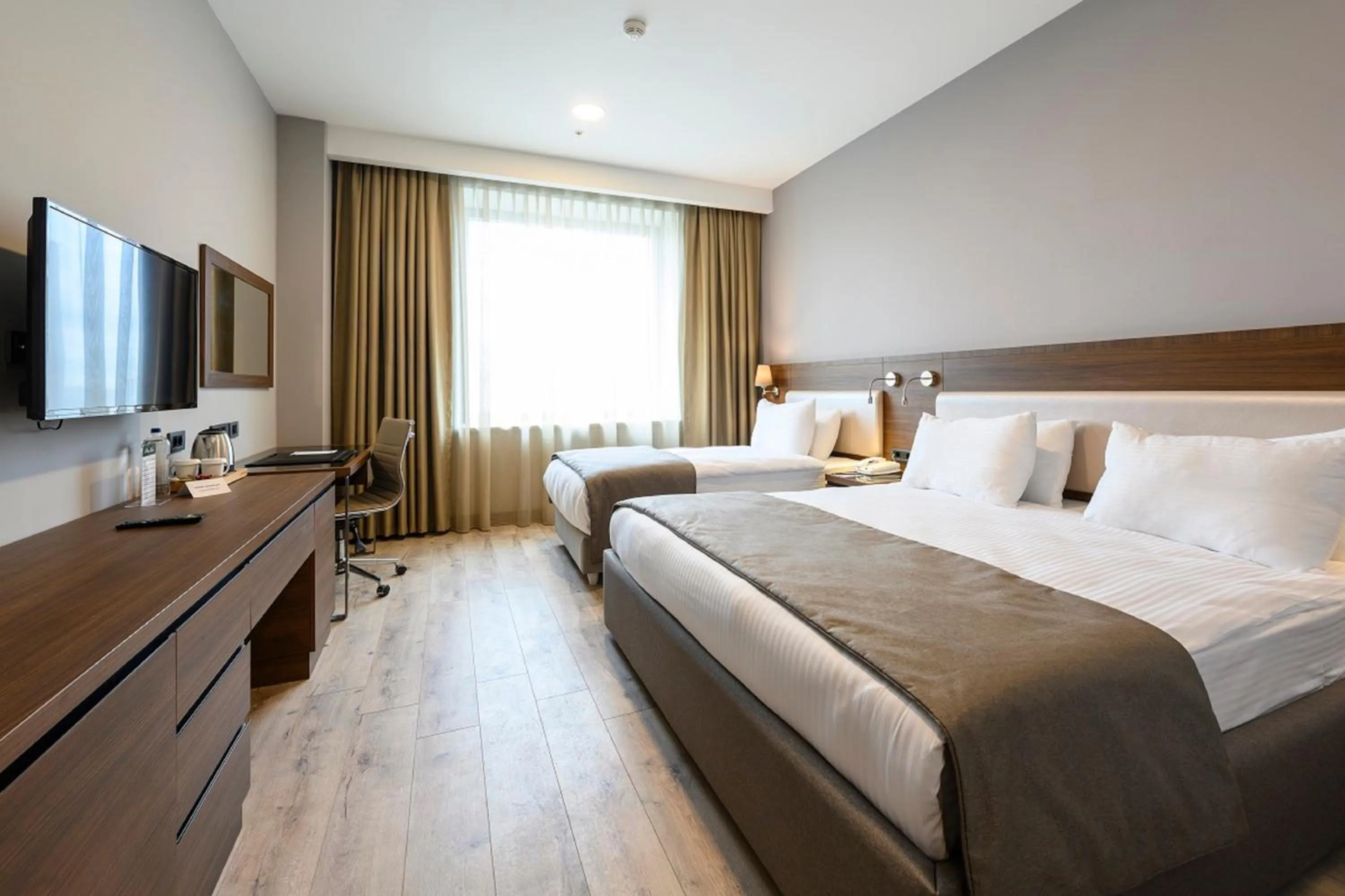 TV and multimedia, Bed in La Quinta by Wyndham Istanbul Gunesli