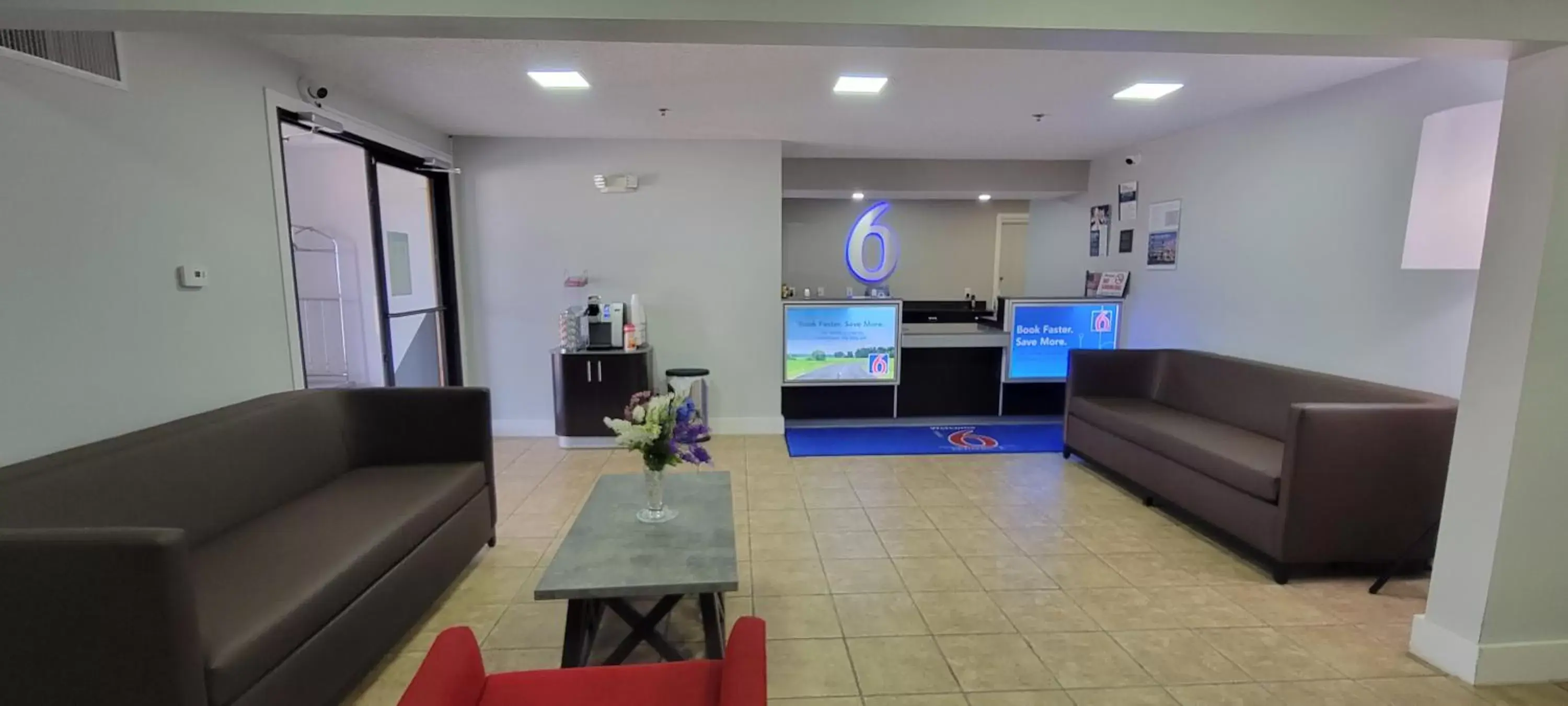 Lobby or reception in Motel 6-Kewanee, IL Lobby or reception in Motel 6-Kewanee, IL