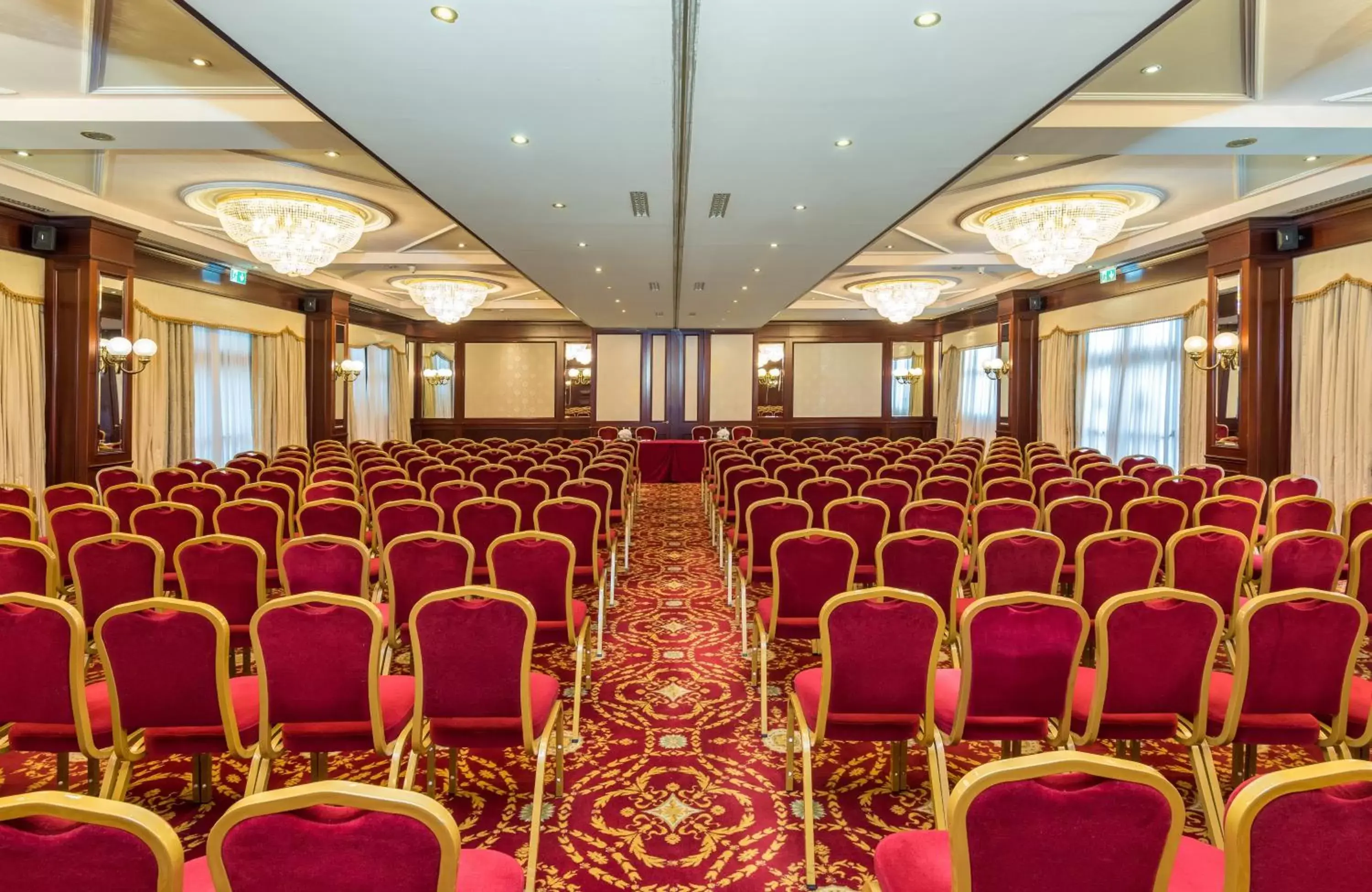 Meeting/conference room in Leonardo Hotel Milan City Center