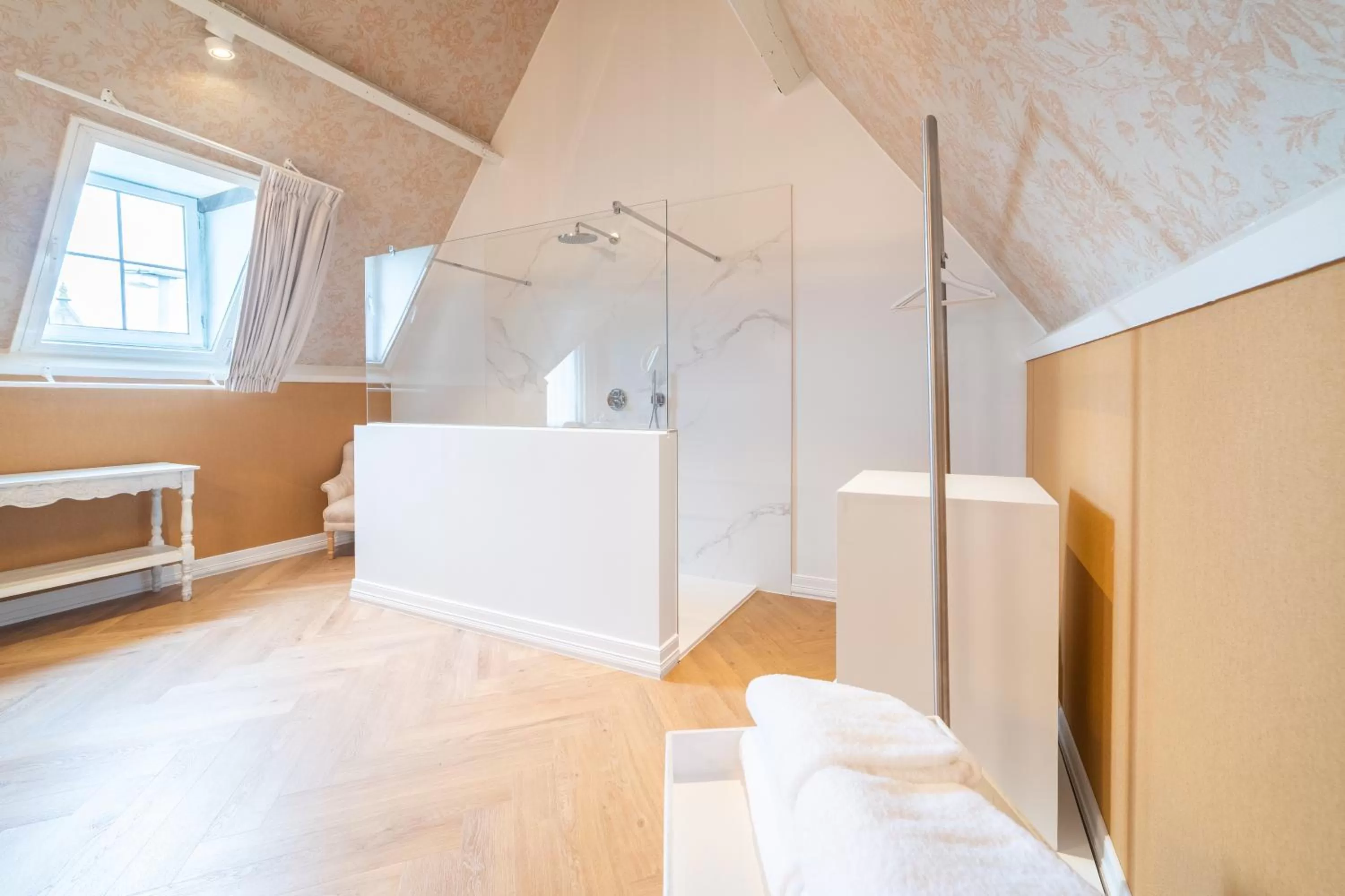 Bathroom, Bed in Grand Hotel Normandy by CW Hotel Collection
