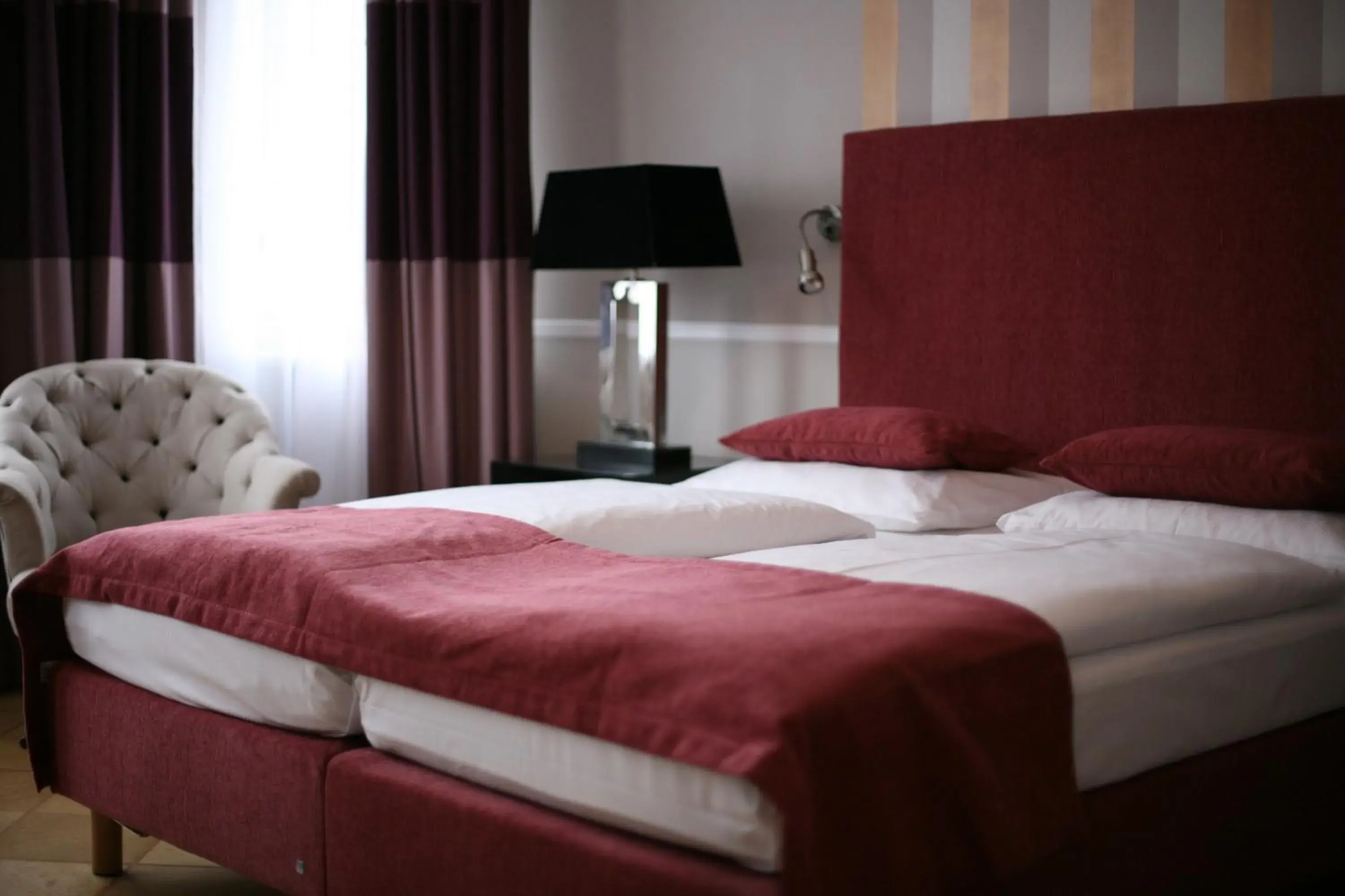 Bed in Hotel Elba am Kurfürstendamm - Design Chambers
