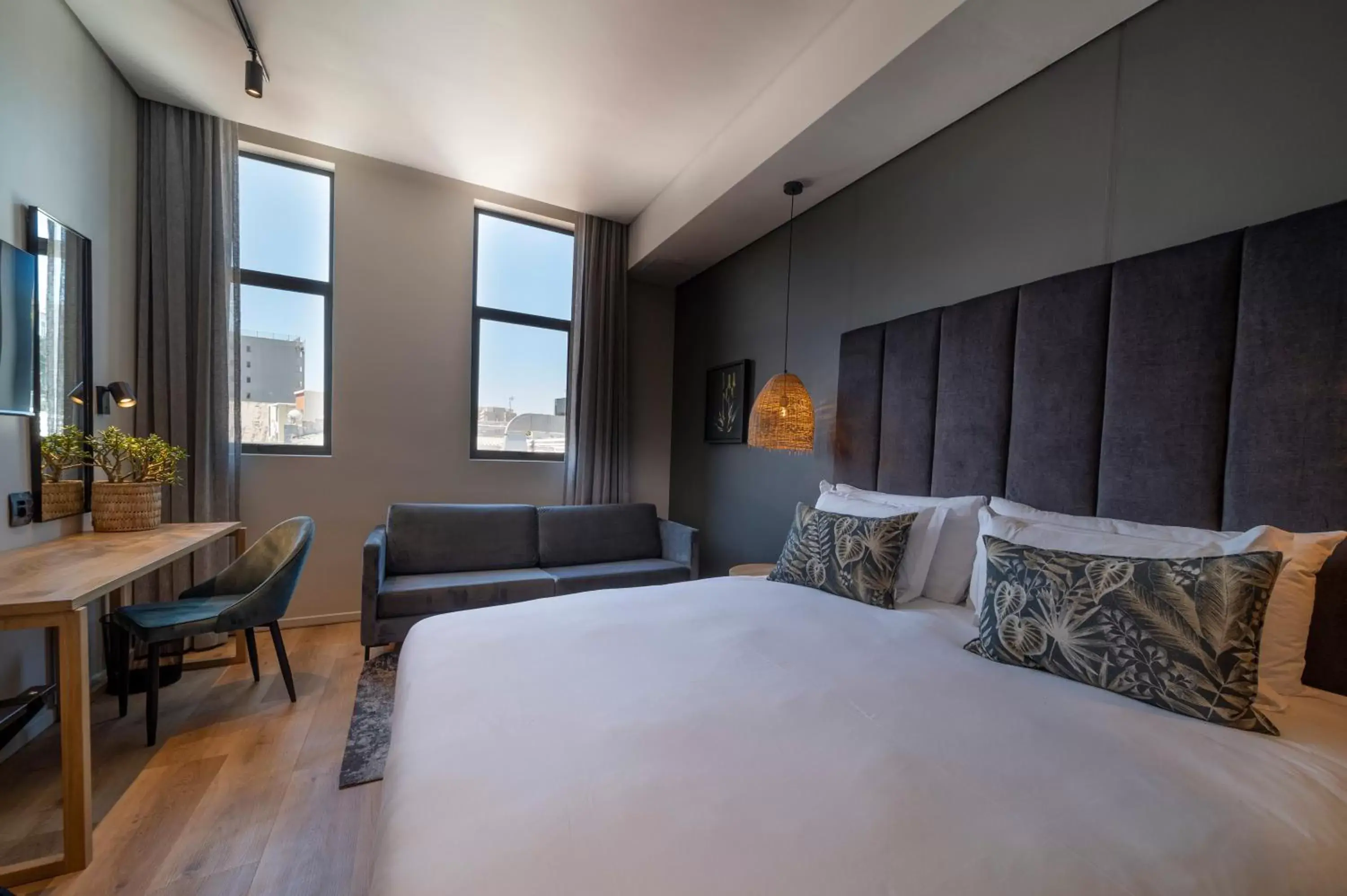 Bed in Kloof Street Hotel - Lion Roars Hotels & Lodges