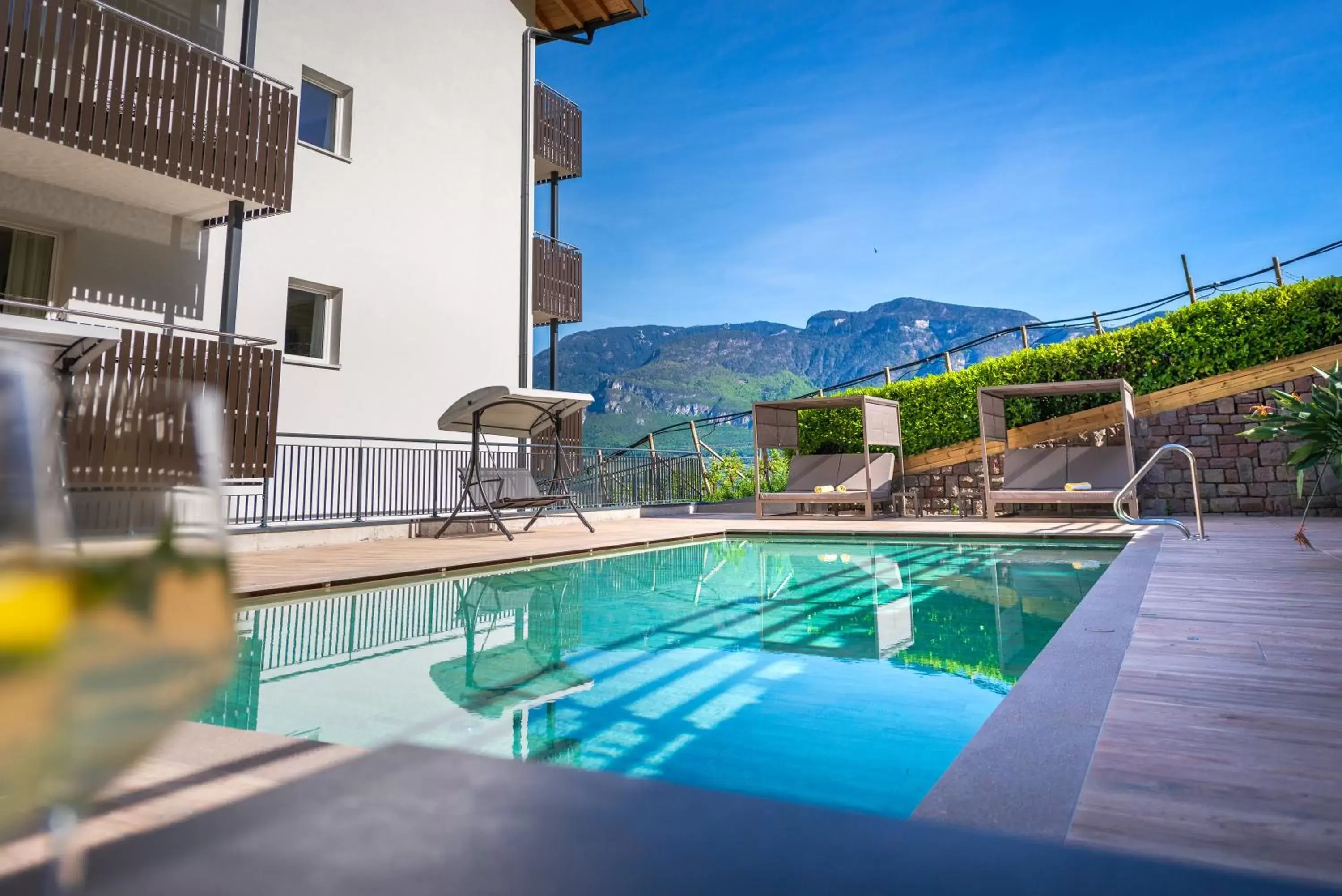 Swimming Pool in Residence Garni Hotel Vineus