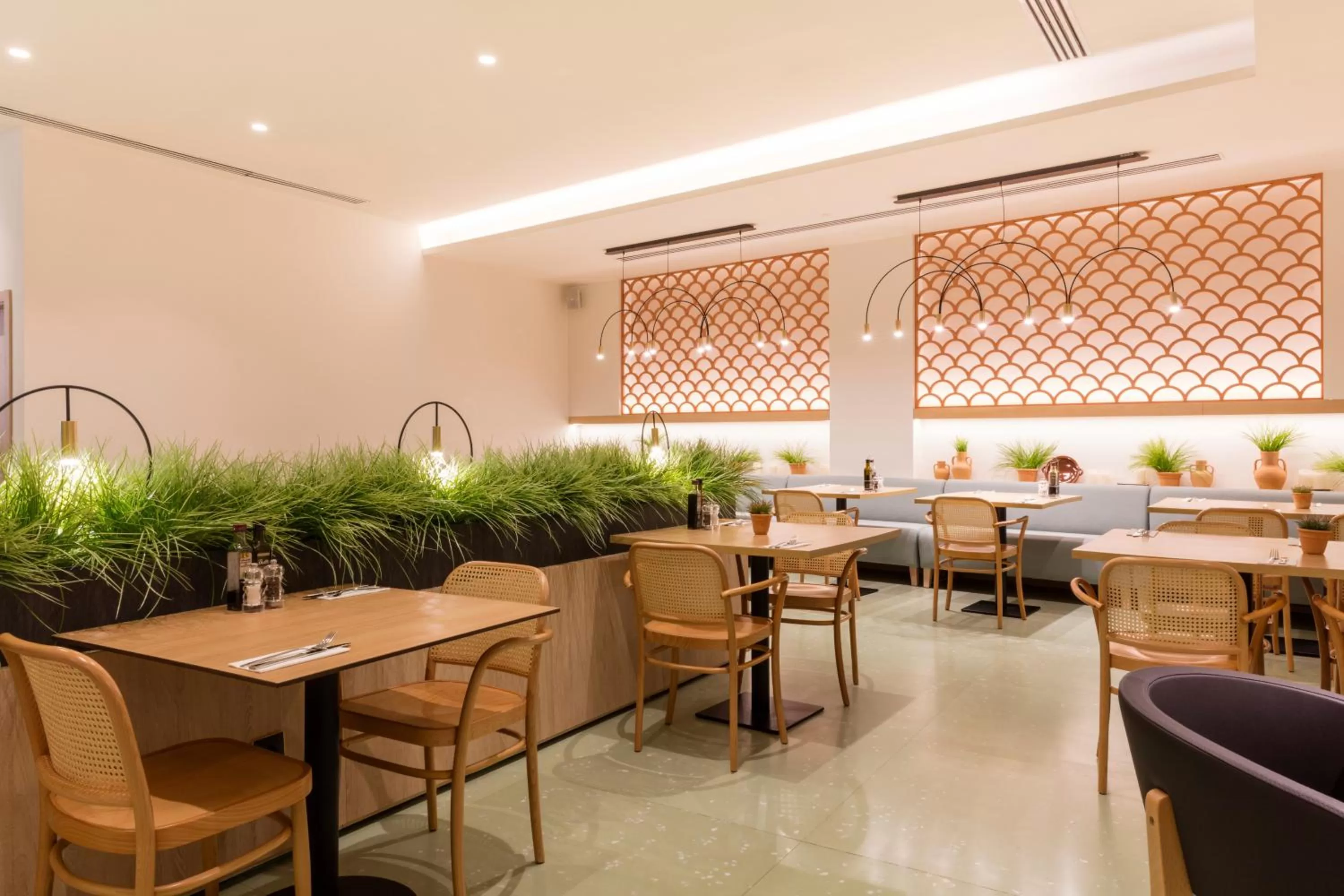 Restaurant/places to eat in Ars Magna Bleisure Hotel