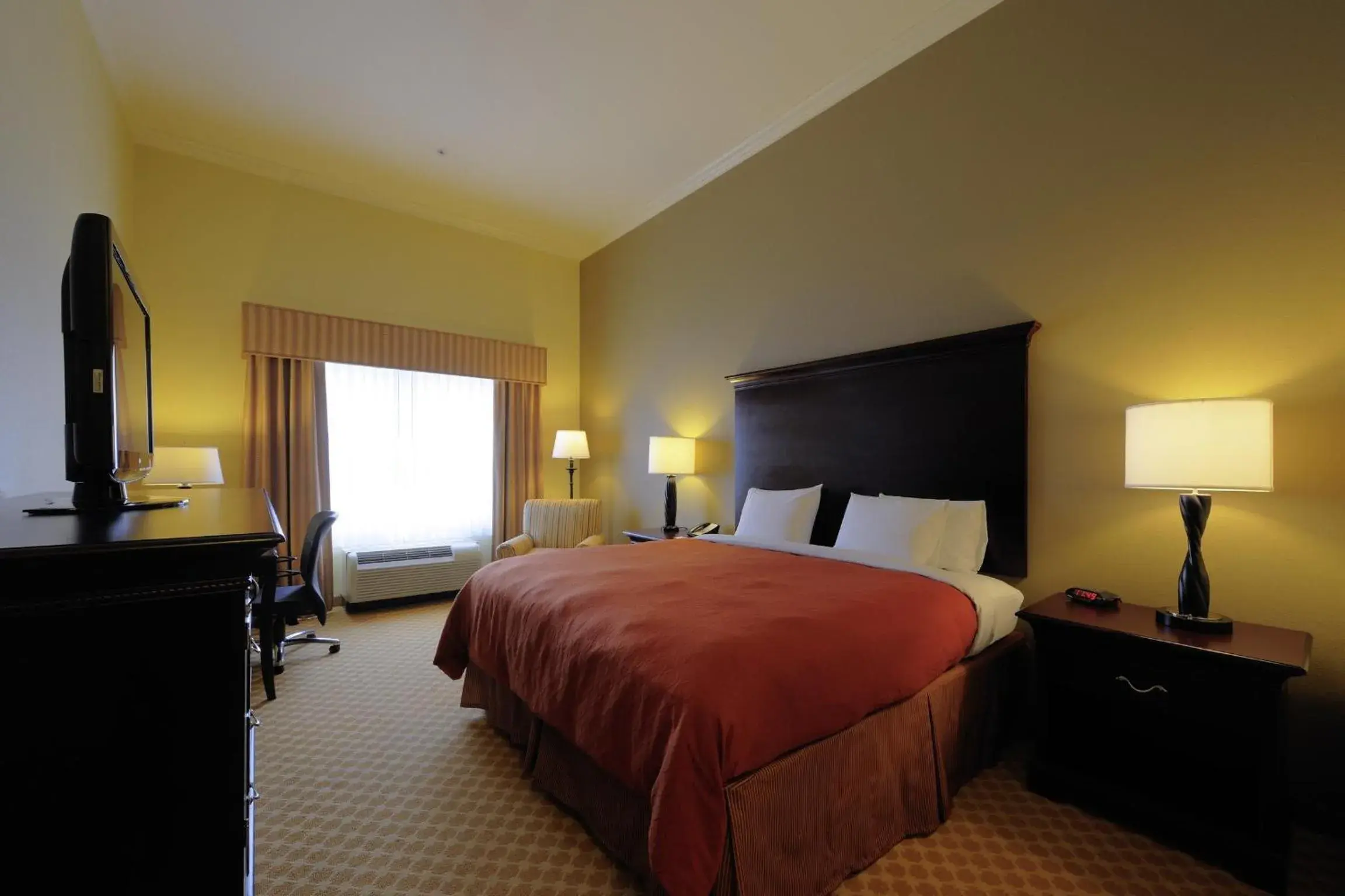 Bedroom, Bed in Country Inn & Suites by Radisson, Columbia at Harbison, SC