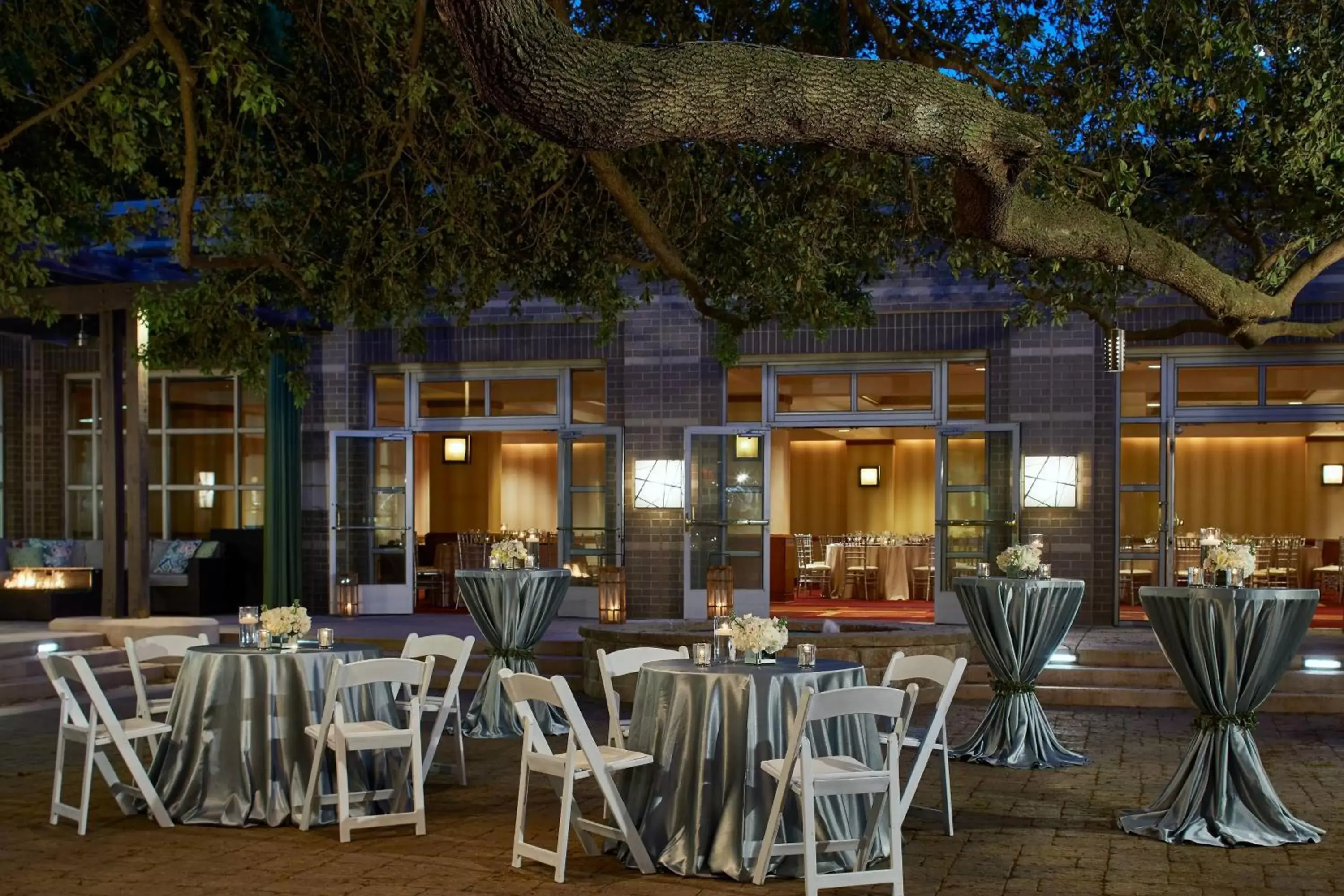 Lobby or reception, Restaurant/Places to Eat in Renaissance Charlotte SouthPark Hotel