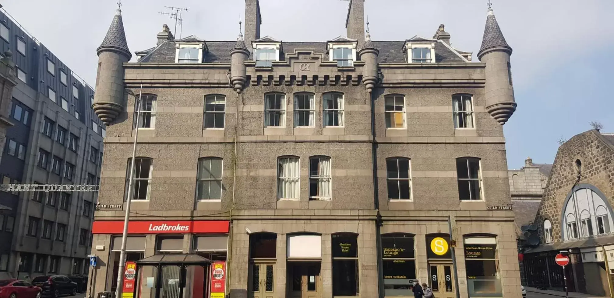 Property Building in Aberdeen House Hotel