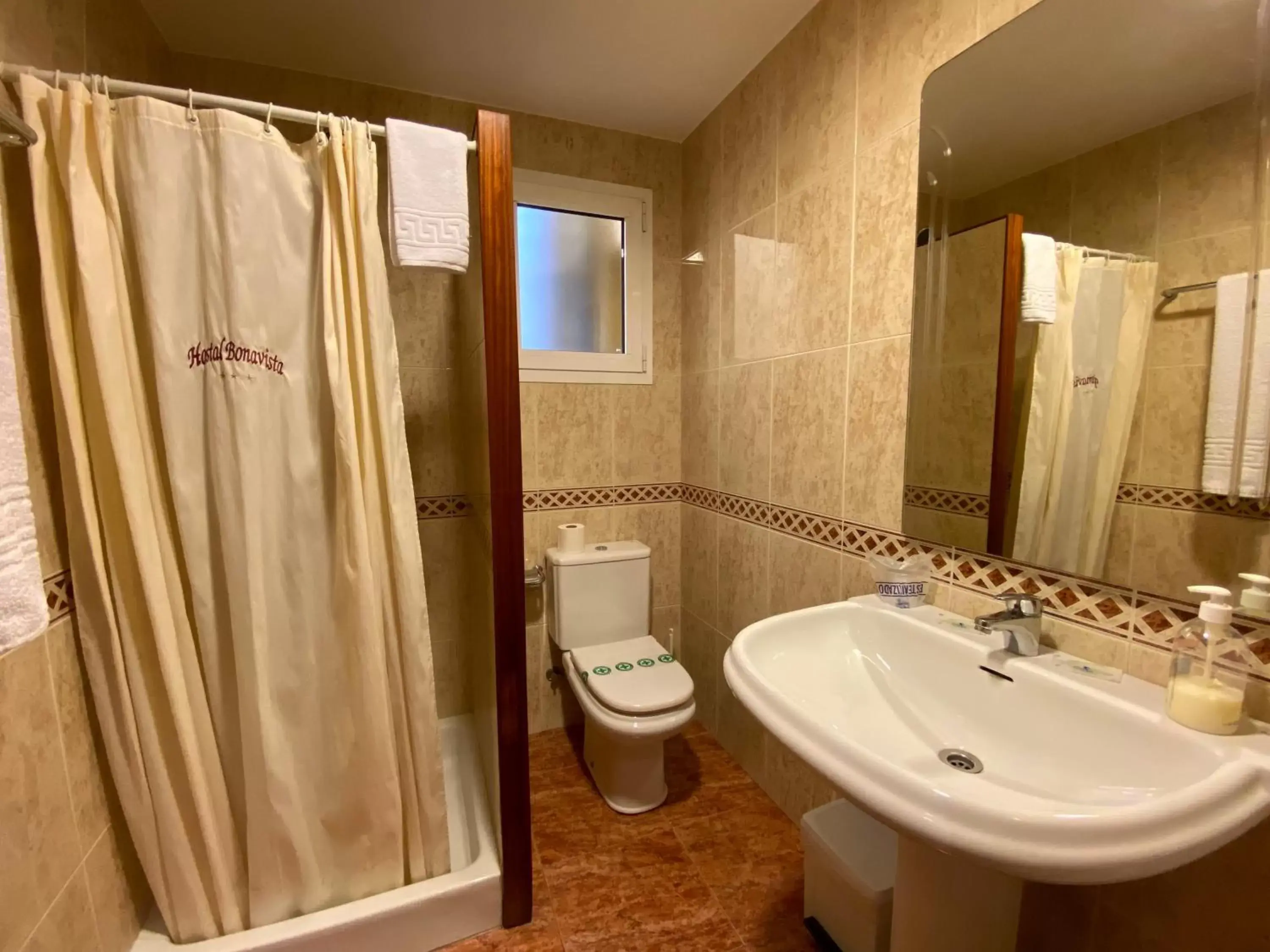 Bathroom in Hostal Bonavista