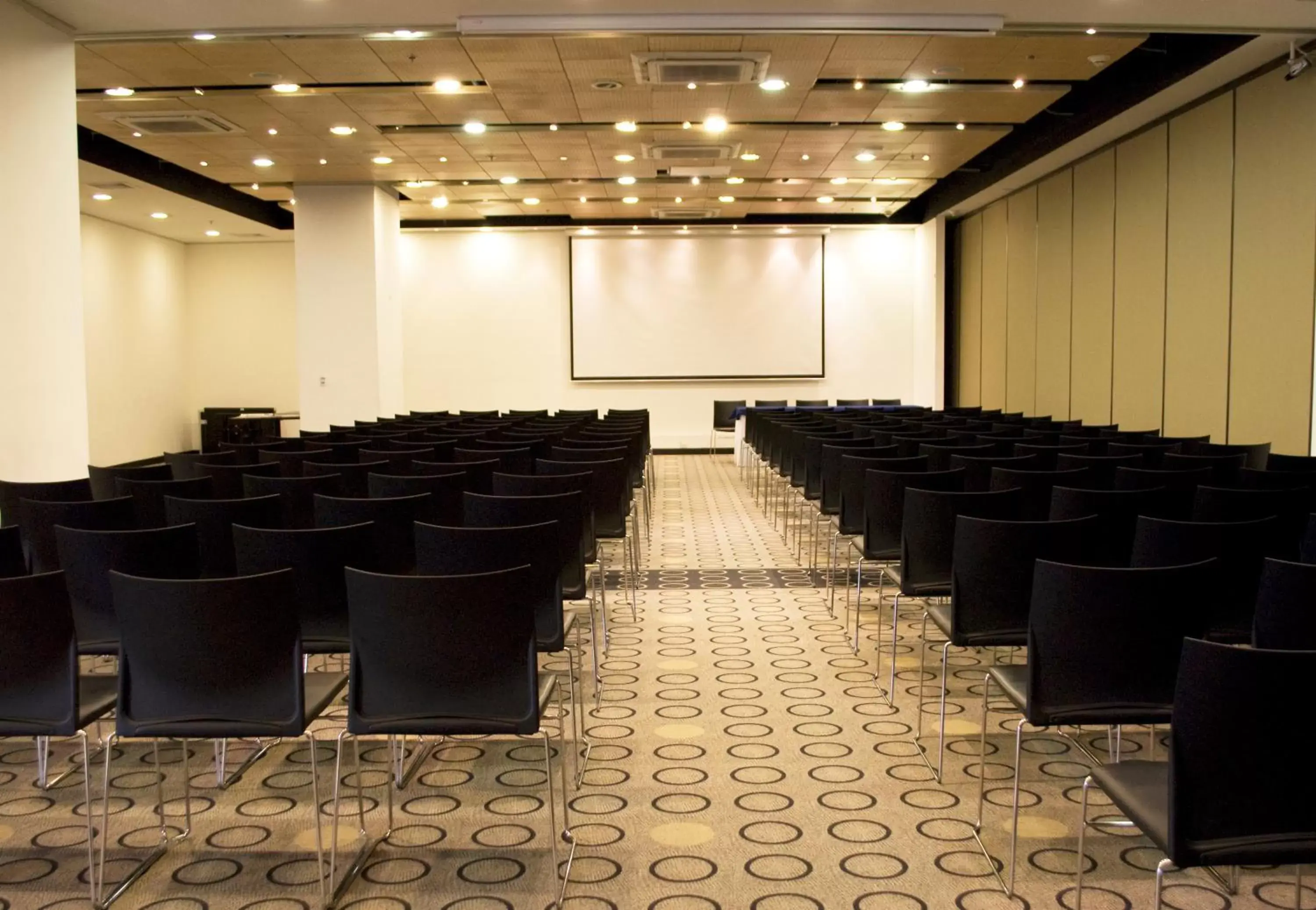 Banquet/Function facilities in Wyndham Bogota