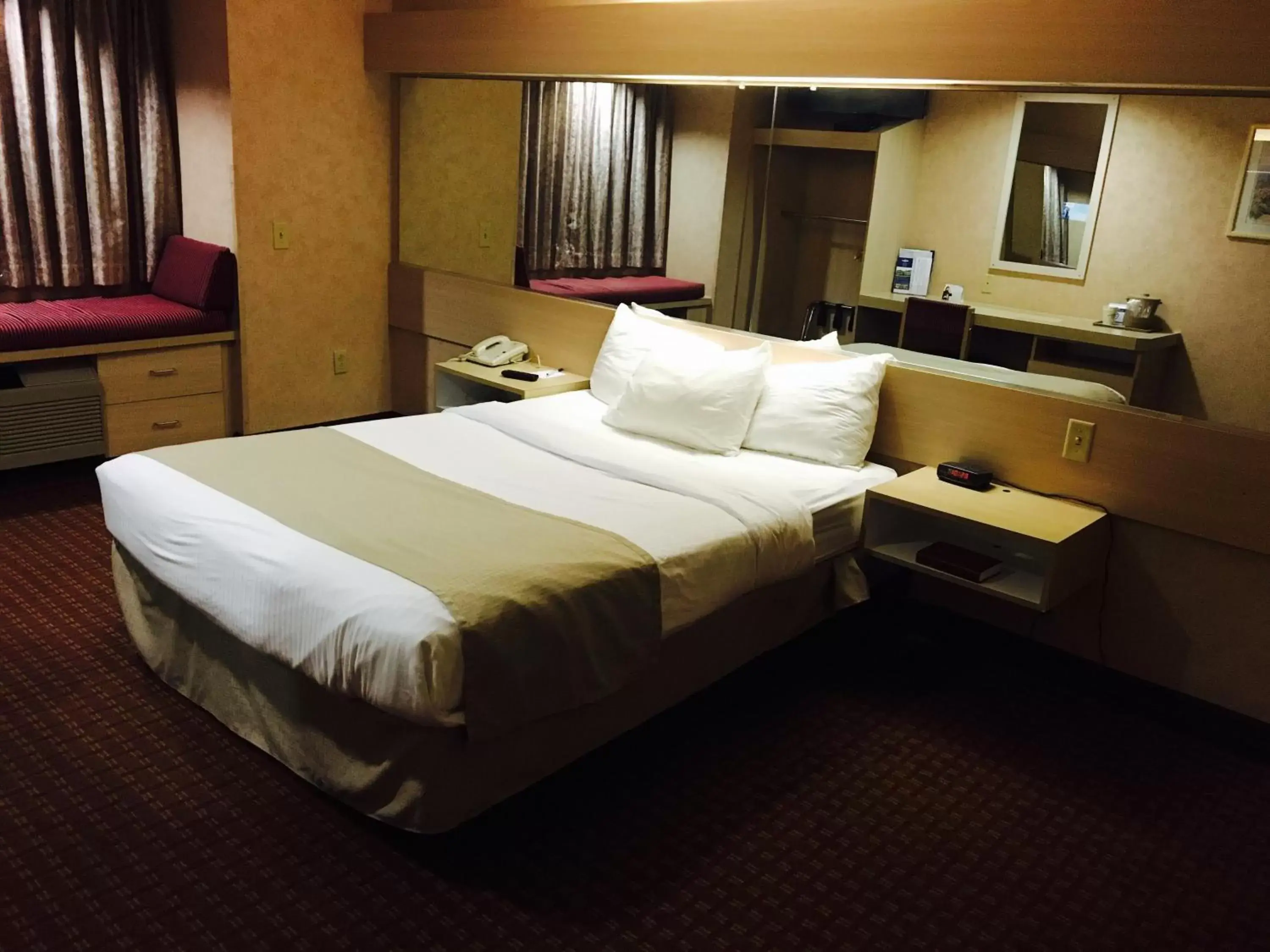 Photo of the whole room, Room Photo in Microtel Inn & Suites by Wyndham Syracuse Baldwinsville