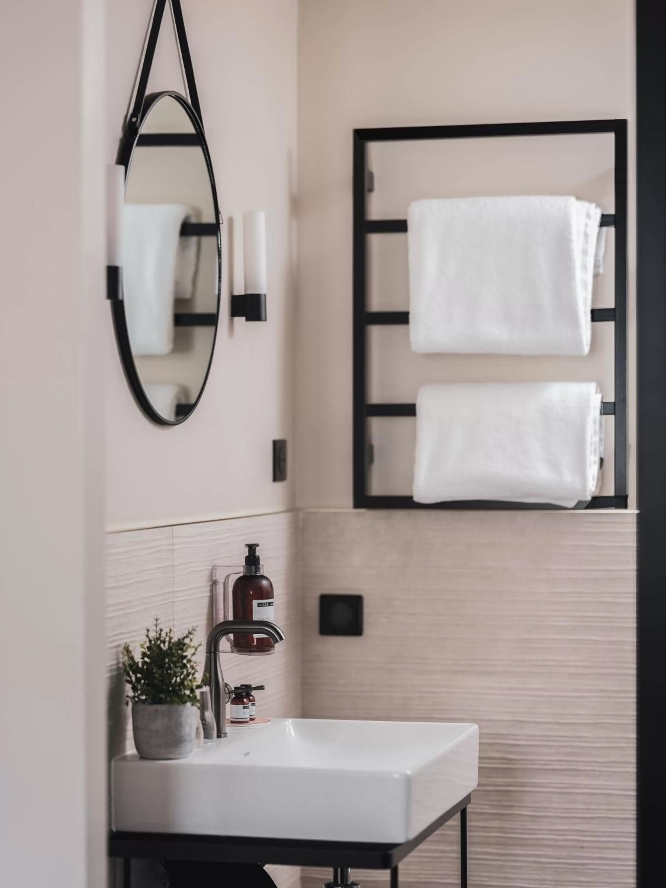 Bathroom in Maisons du Monde Hotel & Suites - Nantes