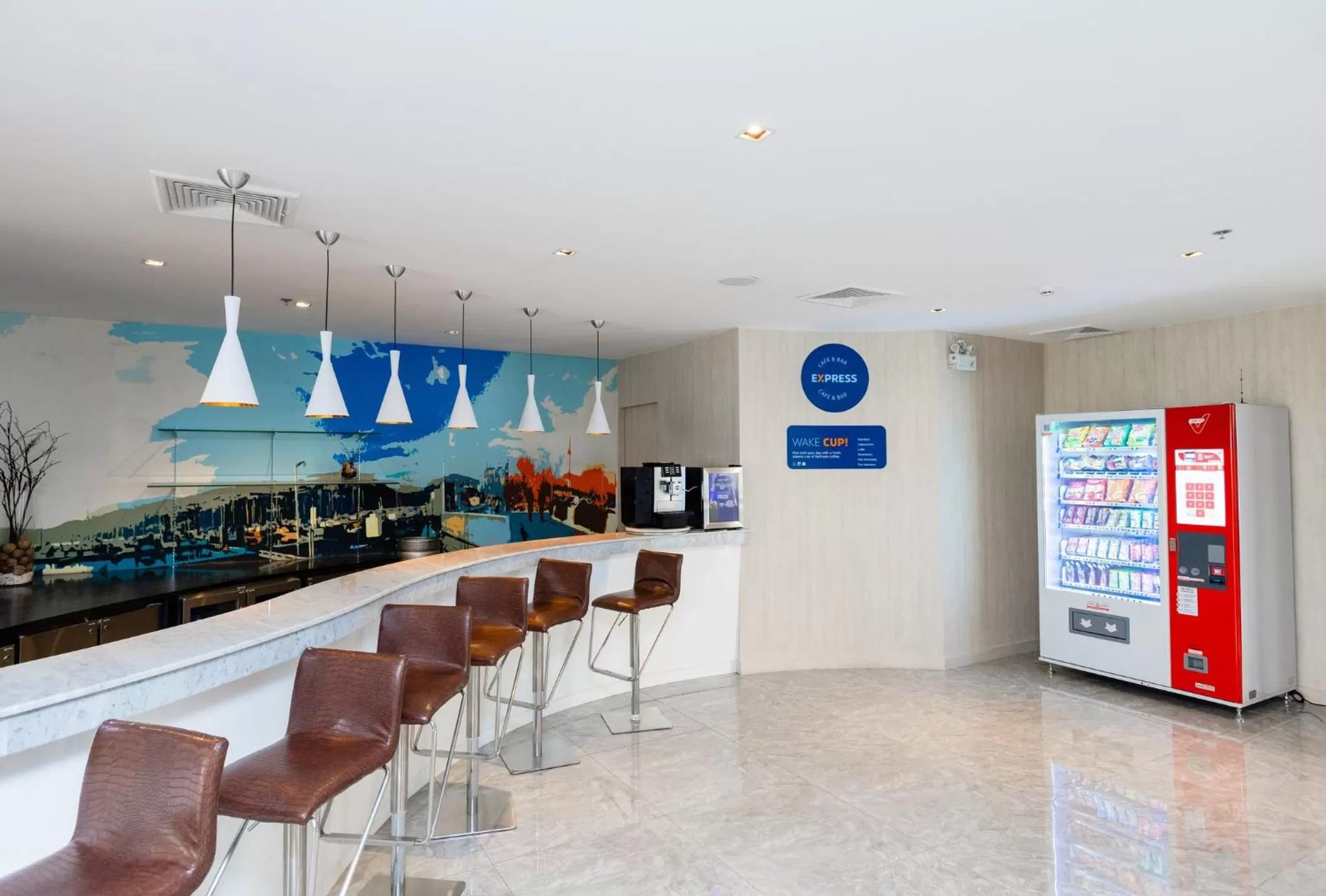 Restaurant/places to eat in Holiday Inn Express Pattaya Central by IHG