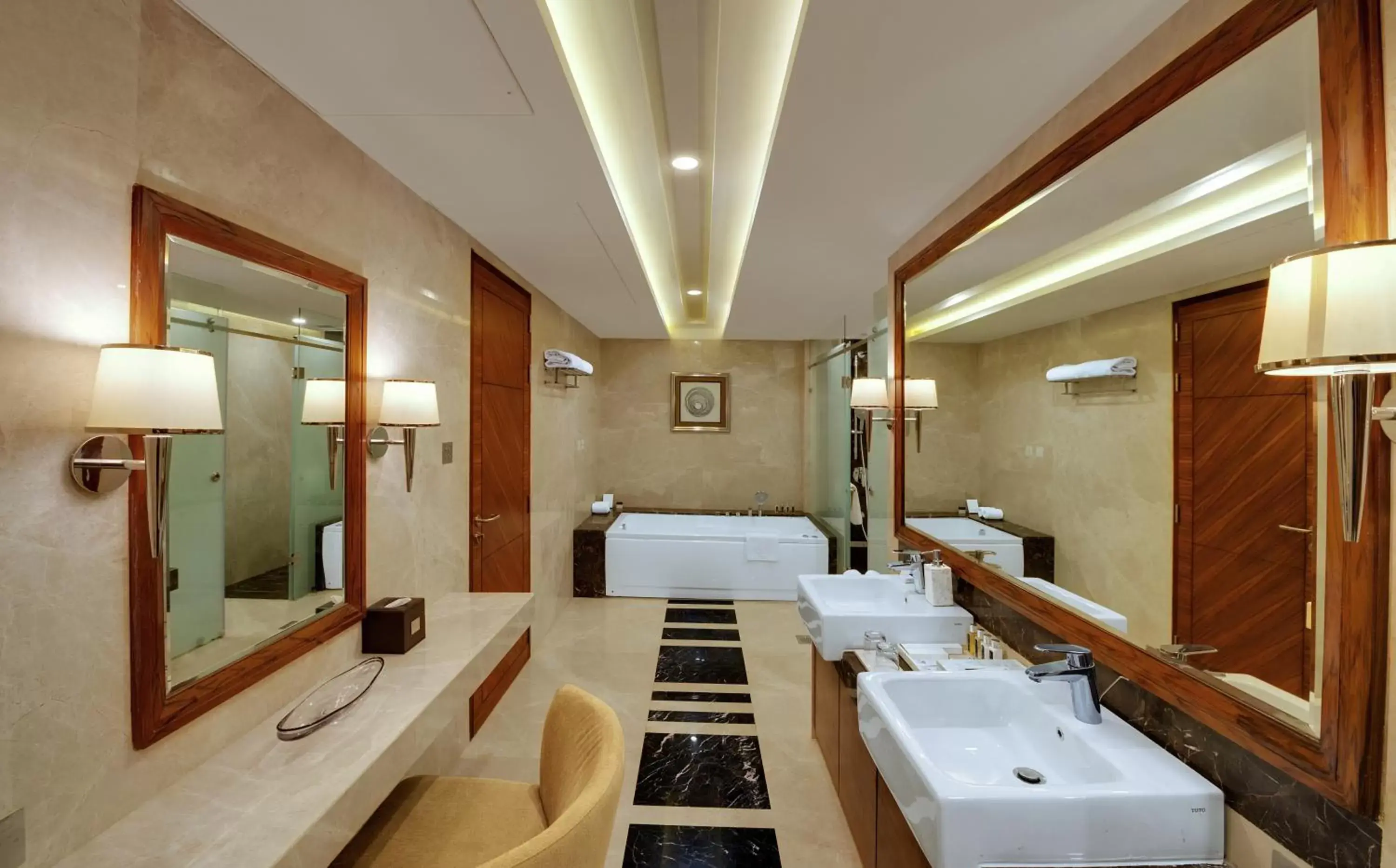 Bathroom in Sayaji Kolhapur