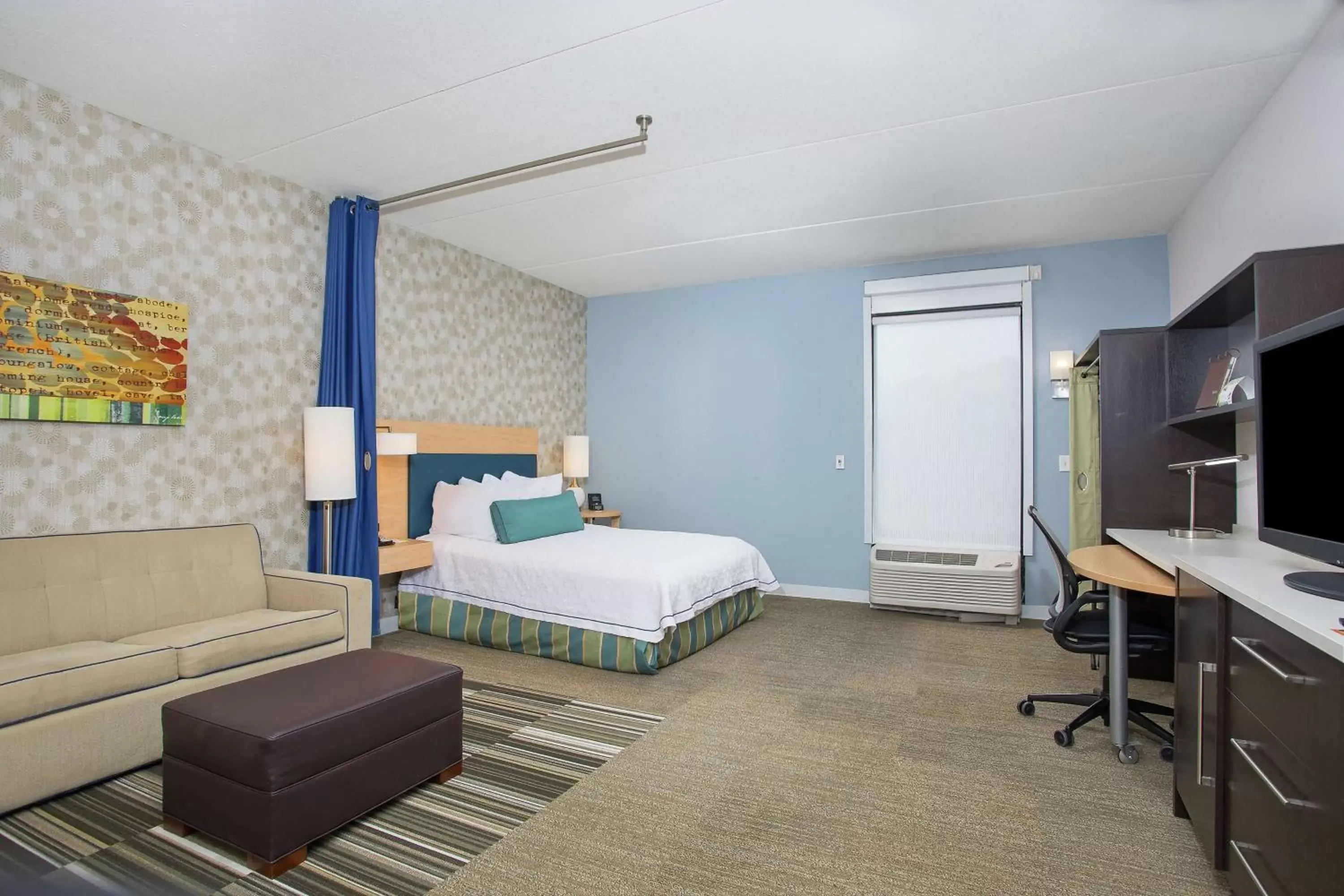 Bedroom in Home2 Suites Nashville Airport
