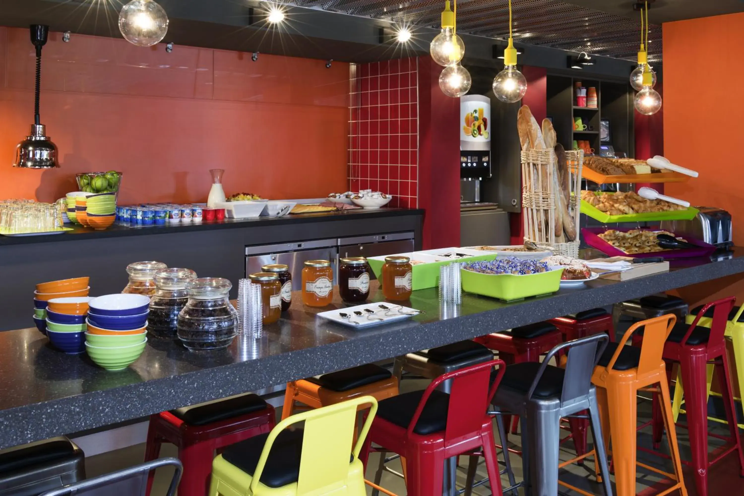 Restaurant/Places to Eat in ibis Styles Lyon Confluence