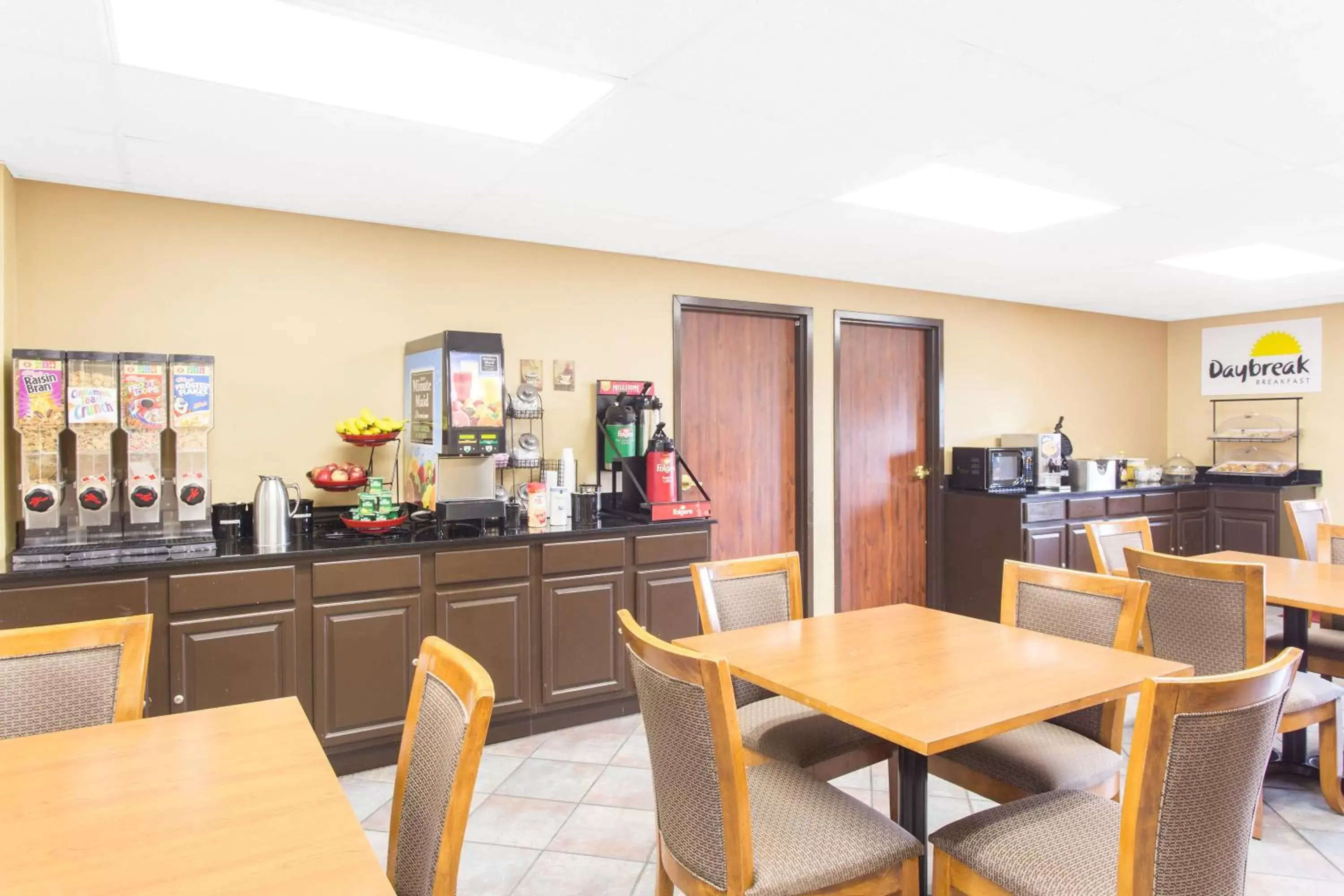 Restaurant/places to eat in Days Inn By Wyndham Phenix City Near Fort Moore Restaurant/places to eat in Days Inn By Wyndham Phenix City Near Fort Moore