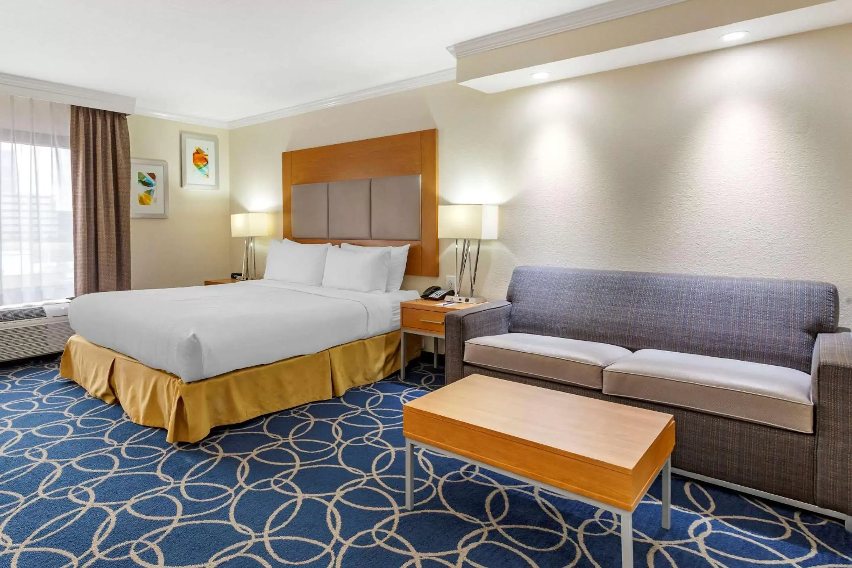 Bedroom, Bed in Comfort Inn & Suites Houston I-10 West Energy Corridor