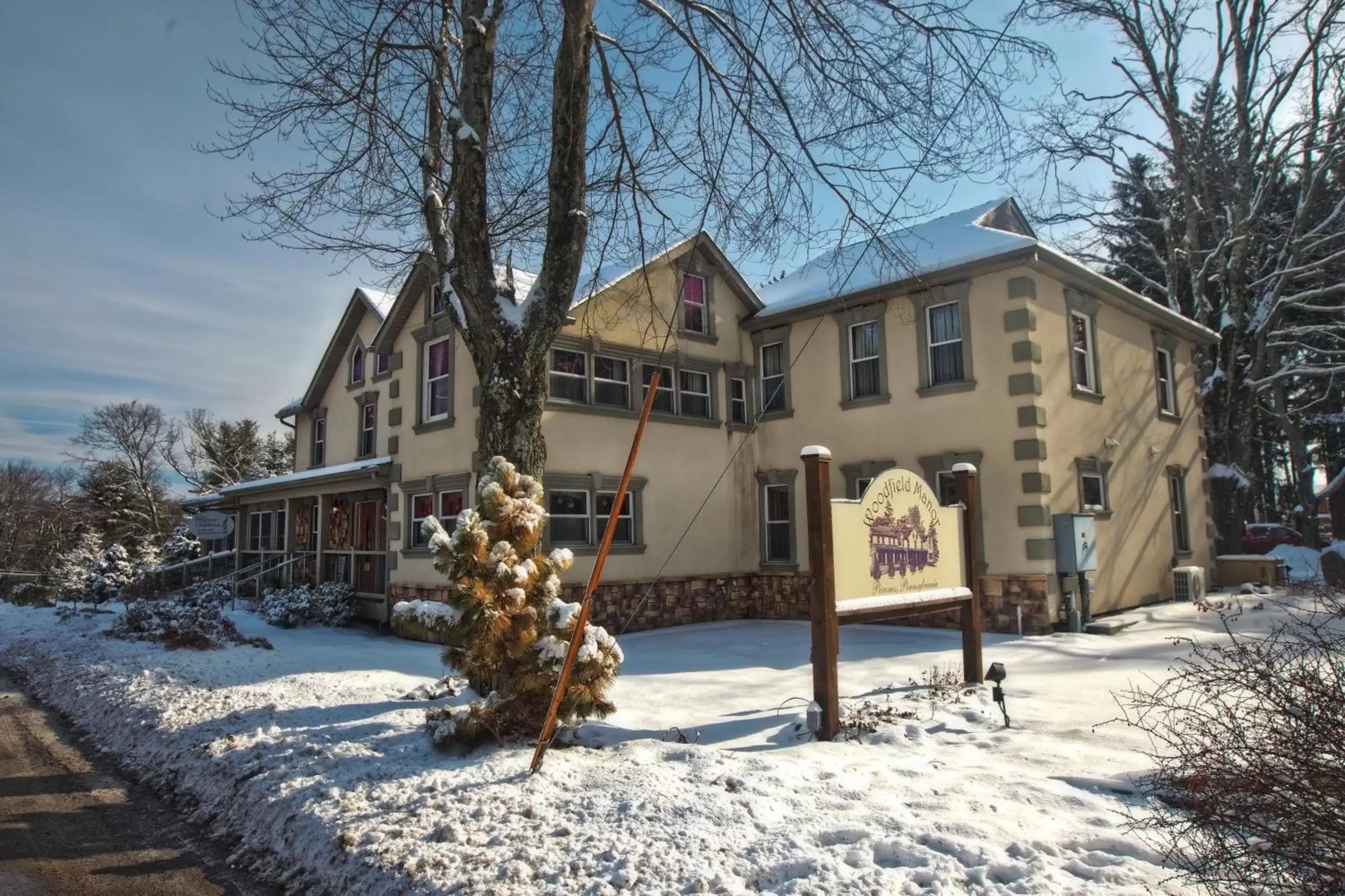 Facade/entrance, Winter in Woodfield Manor - A Sundance Vacations Property