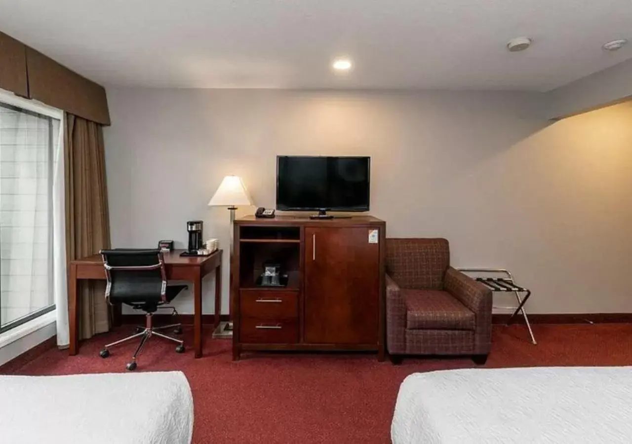 TV and multimedia, TV/Entertainment Center in Quality Inn & Suites