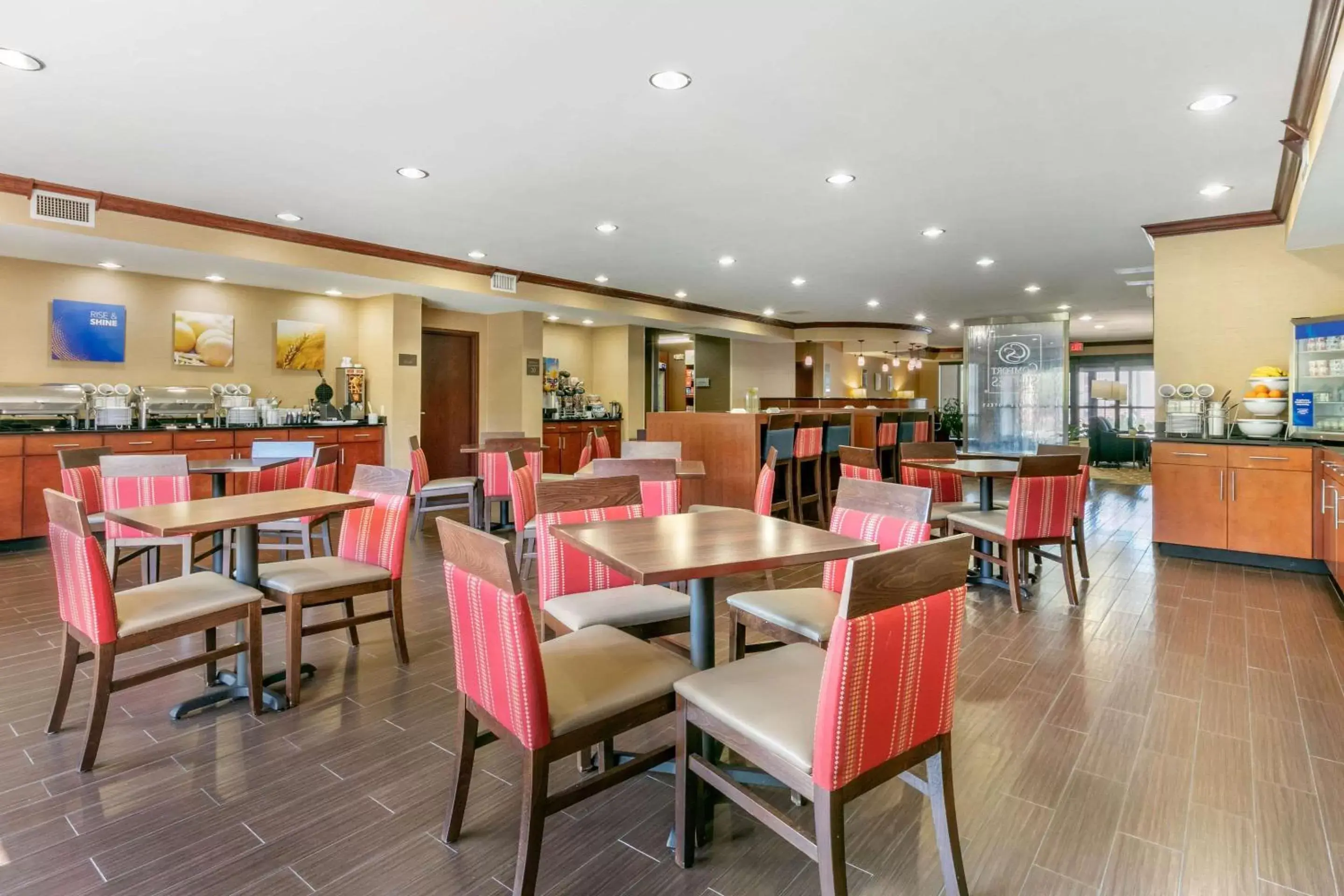 Breakfast, Restaurant/Places to Eat in Comfort Suites Forrest City