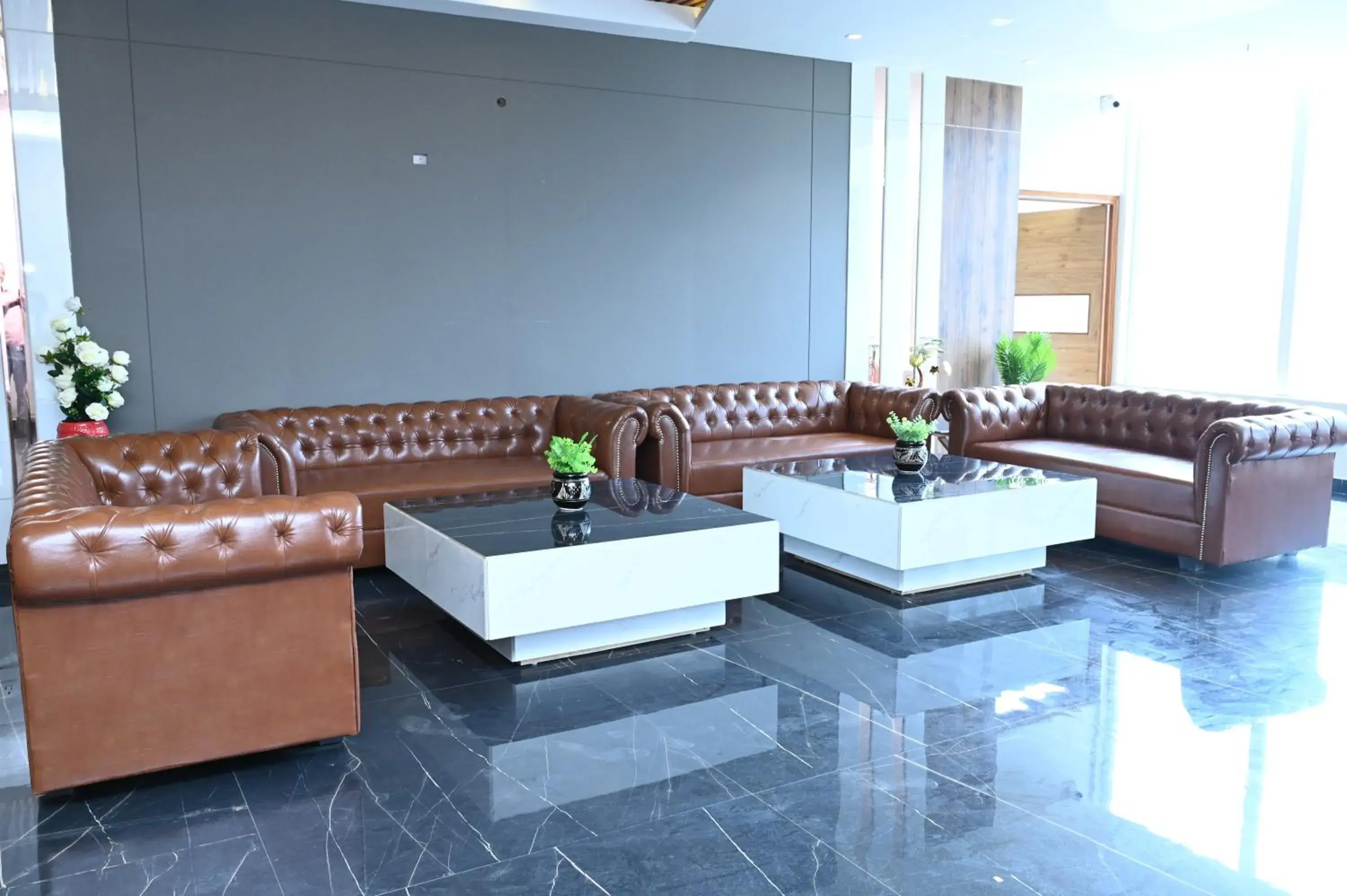 Seating Area in SPT Clarks Inn Mandi