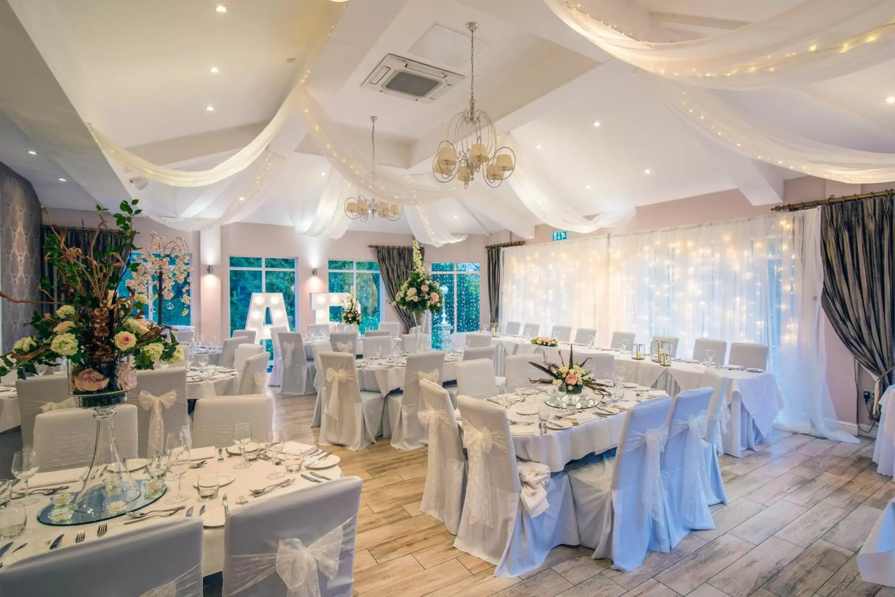 Restaurant/places to eat, Banquet Facilities in Astley Bank Hotel