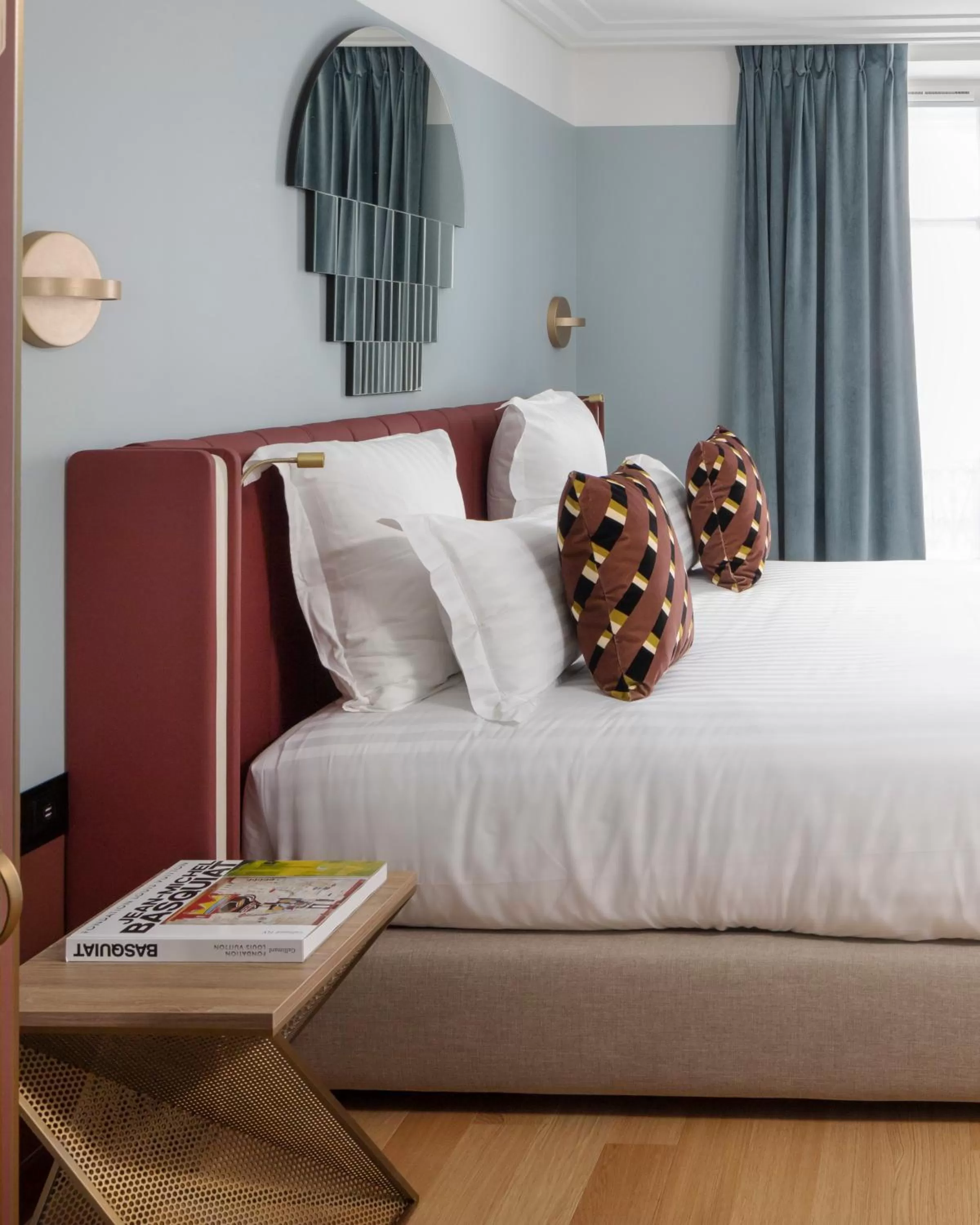 Bedroom, Bed in Hôtel Parisianer