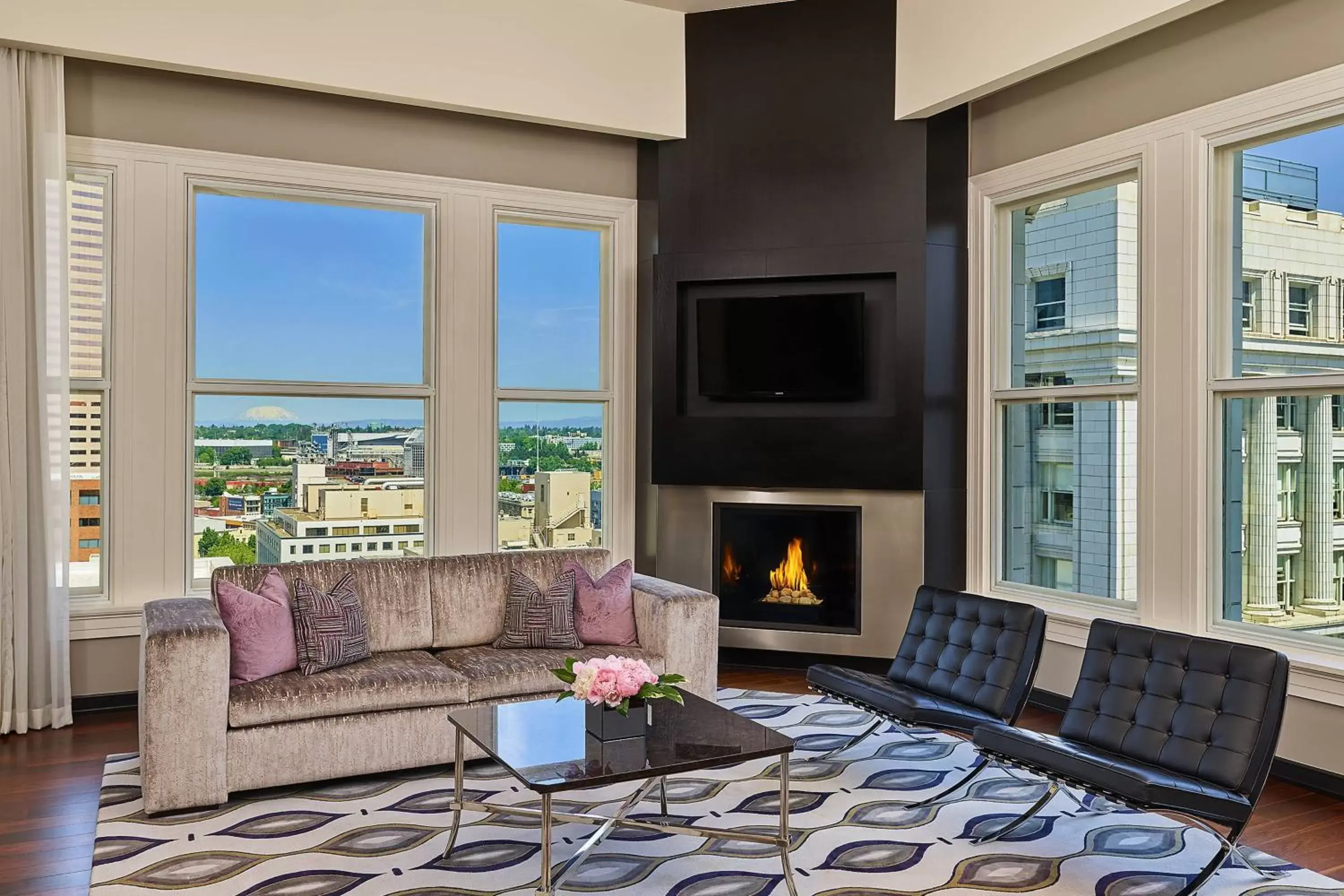 Living room, Seating Area in The Nines, a Luxury Collection Hotel, Portland