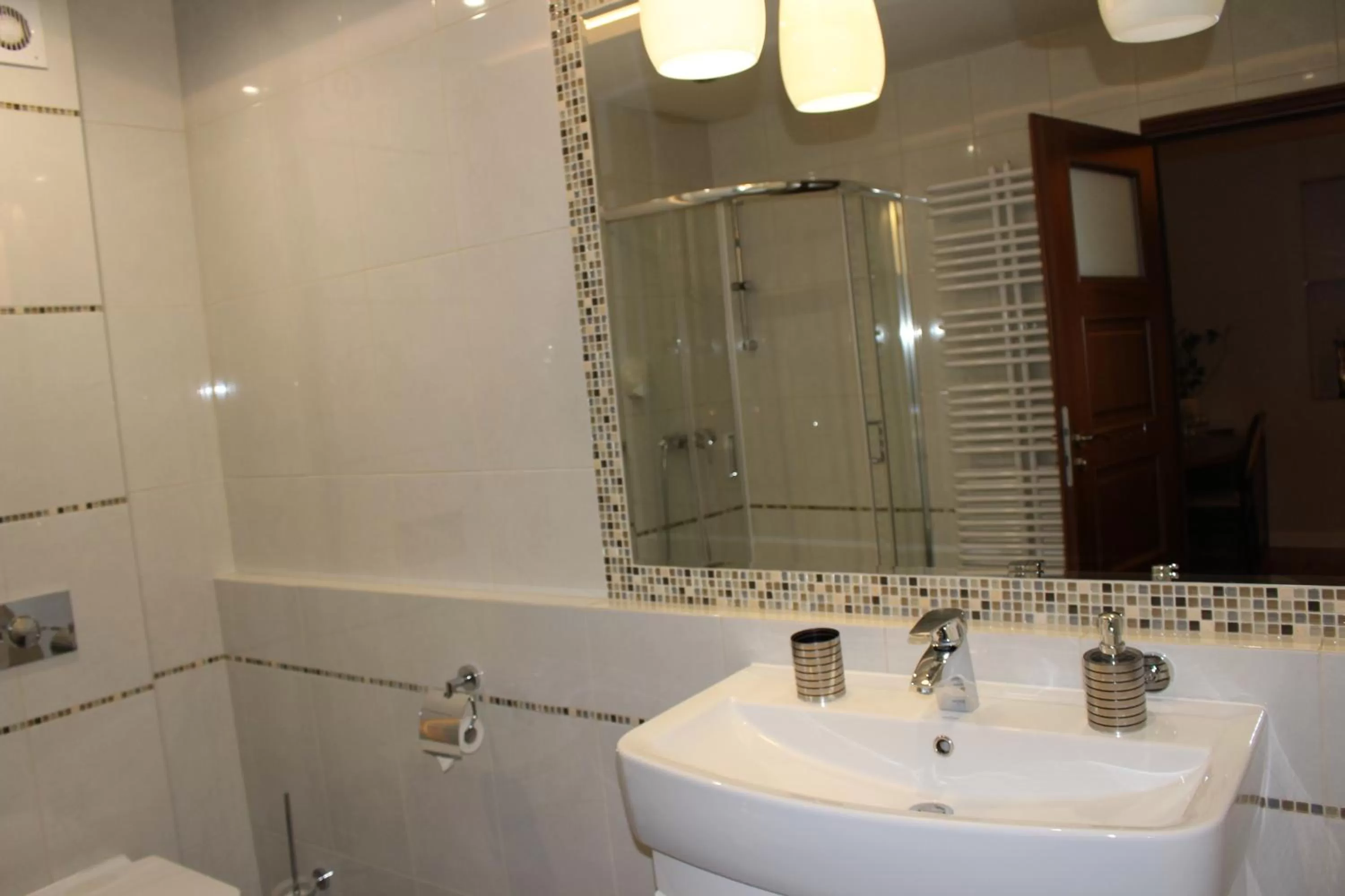 Bathroom in PIANO CAFE b&b