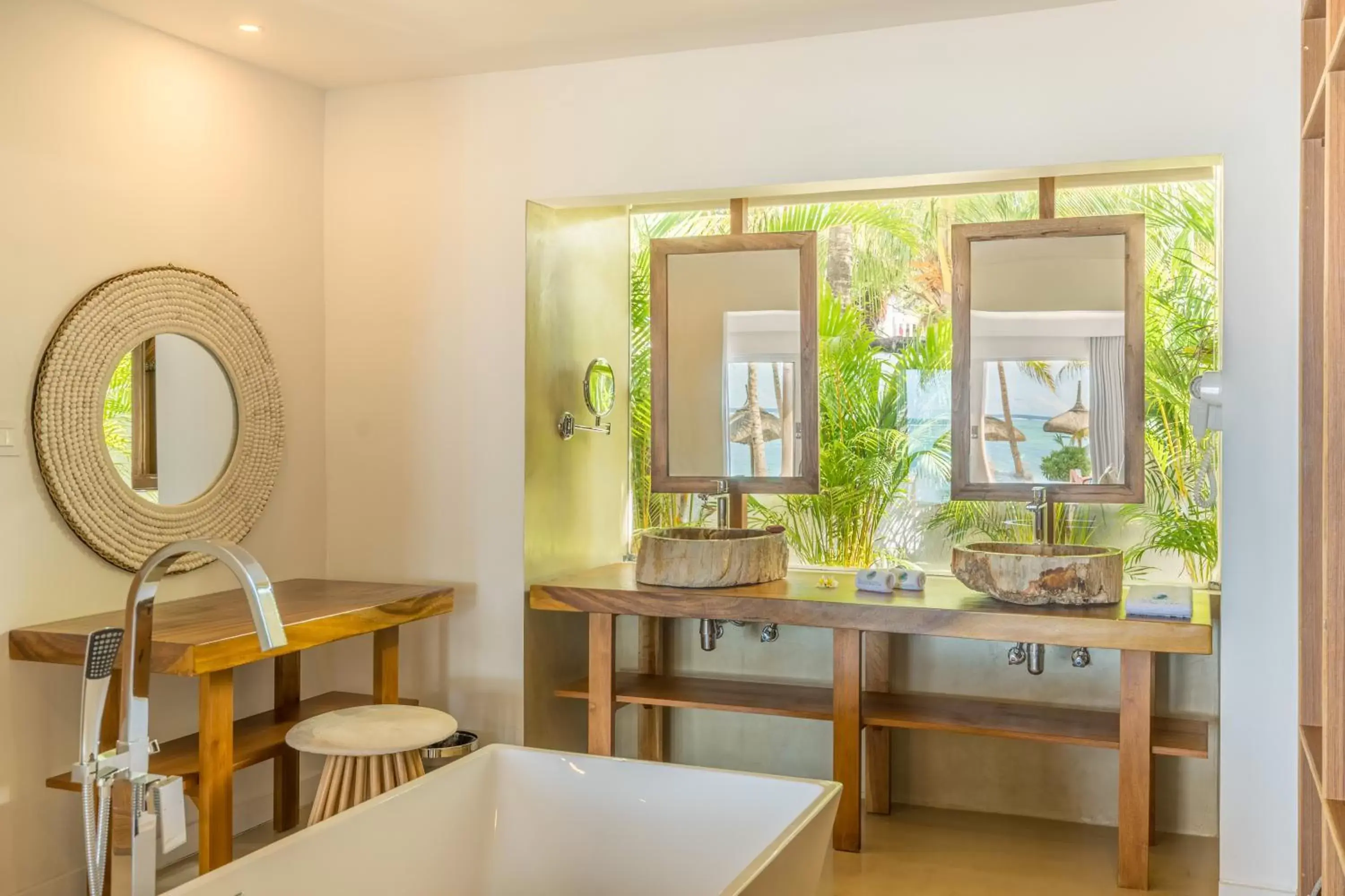Bathroom, Restaurant/Places to Eat in Seasense Boutique Hotel & Spa - Adults only